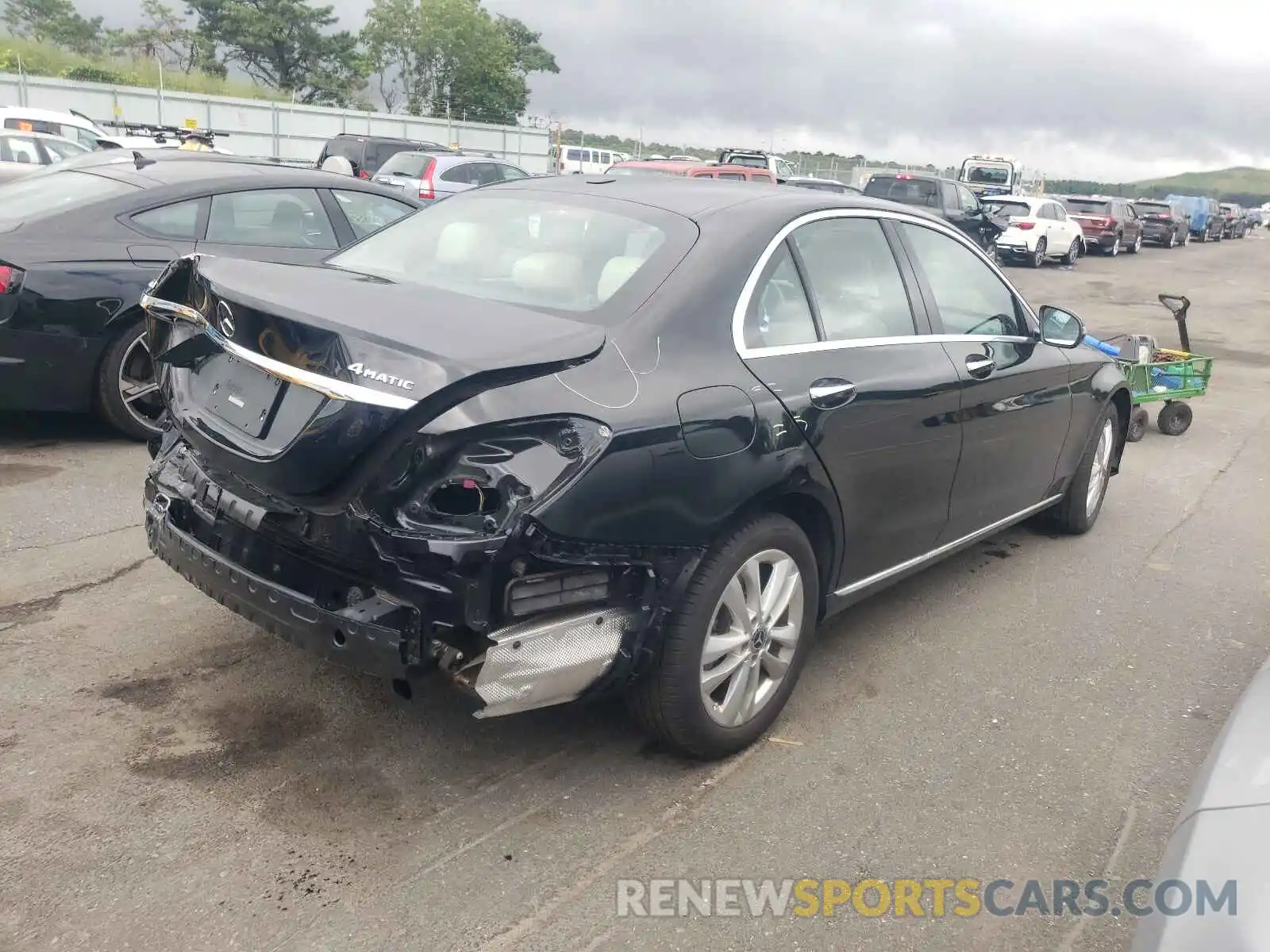 4 Photograph of a damaged car 55SWF8EB2KU293694 MERCEDES-BENZ C-CLASS 2019