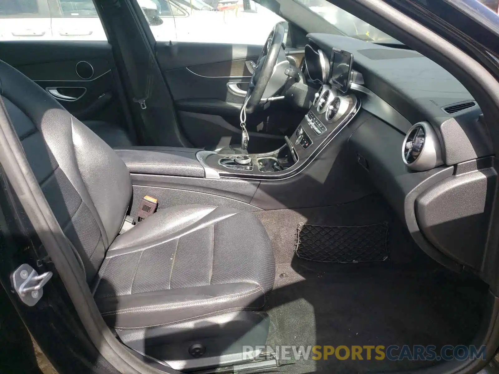 5 Photograph of a damaged car 55SWF8EB2KU313667 MERCEDES-BENZ C-CLASS 2019