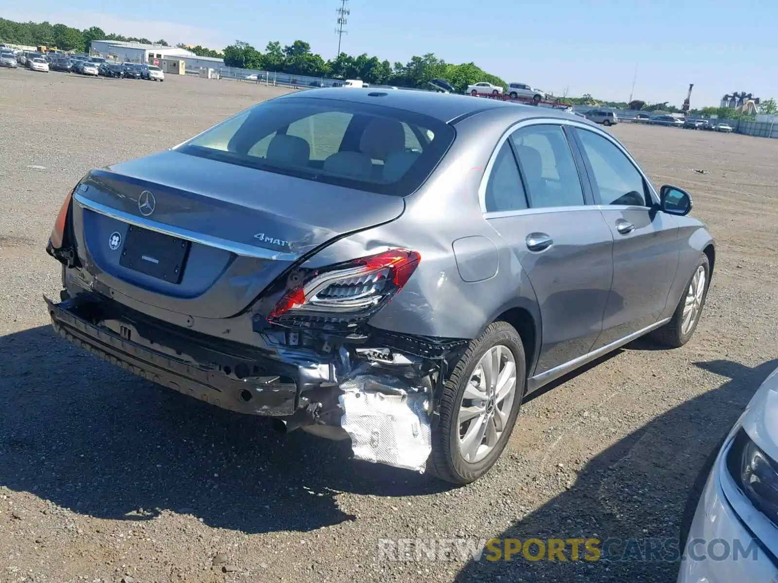 4 Photograph of a damaged car 55SWF8EB2KU315497 MERCEDES-BENZ C CLASS 2019