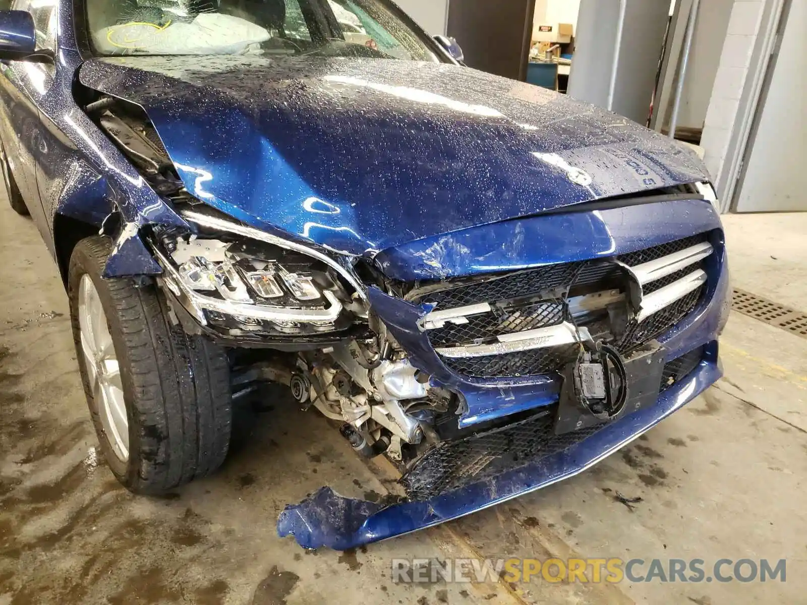 9 Photograph of a damaged car 55SWF8EB2KU319260 MERCEDES-BENZ C CLASS 2019