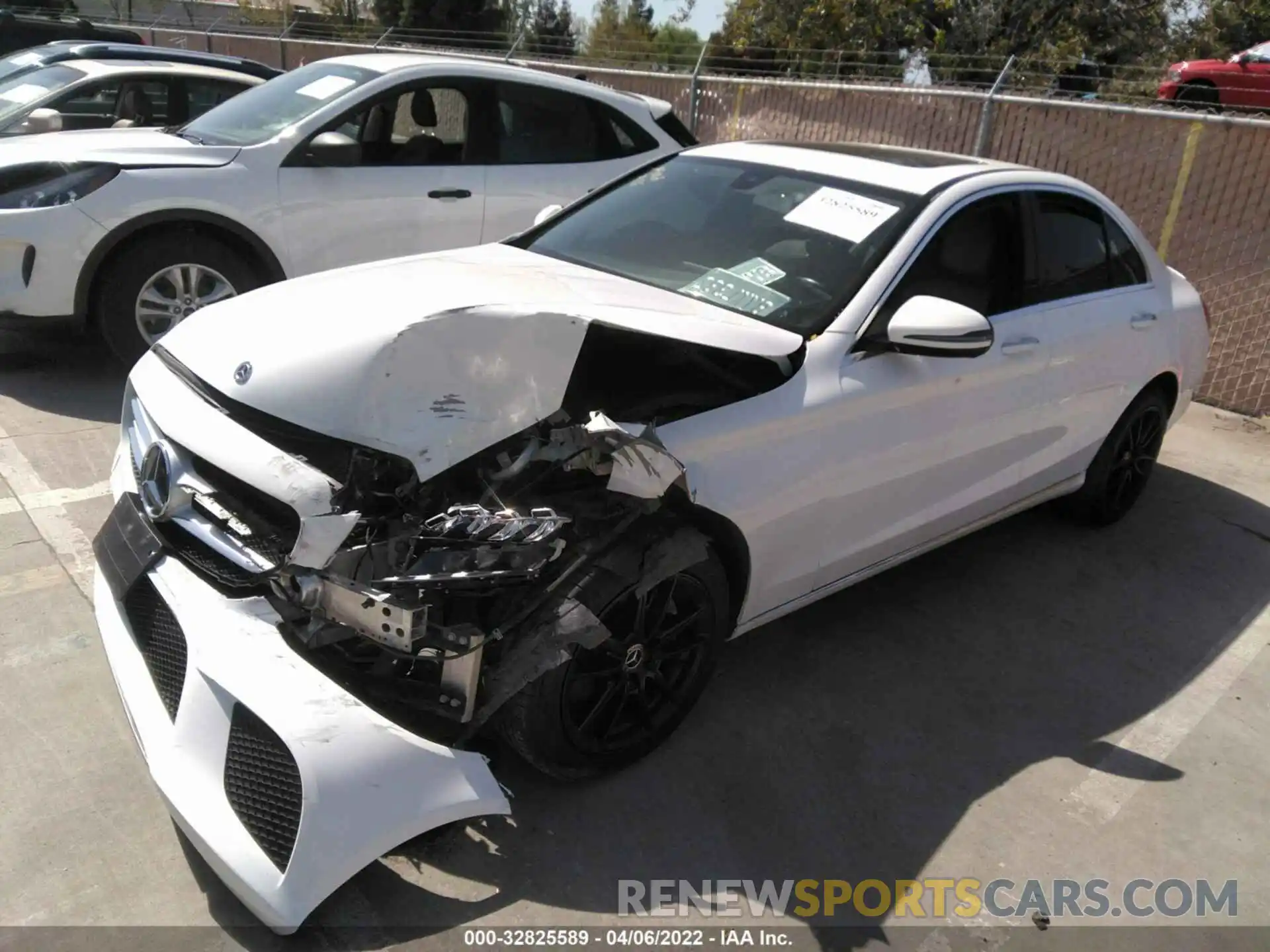 2 Photograph of a damaged car 55SWF8EB3KU286771 MERCEDES-BENZ C-CLASS 2019