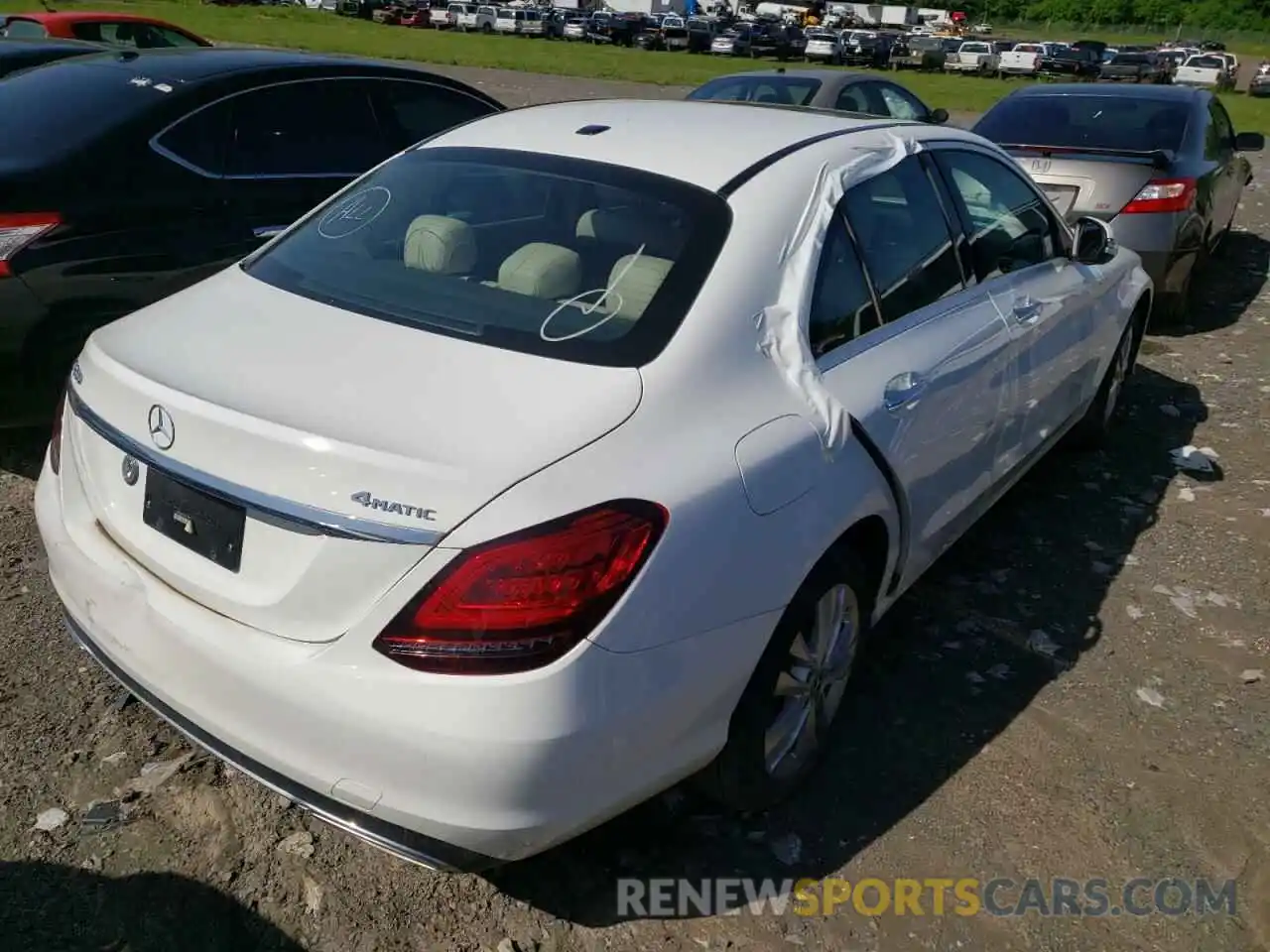 4 Photograph of a damaged car 55SWF8EB3KU287936 MERCEDES-BENZ C-CLASS 2019