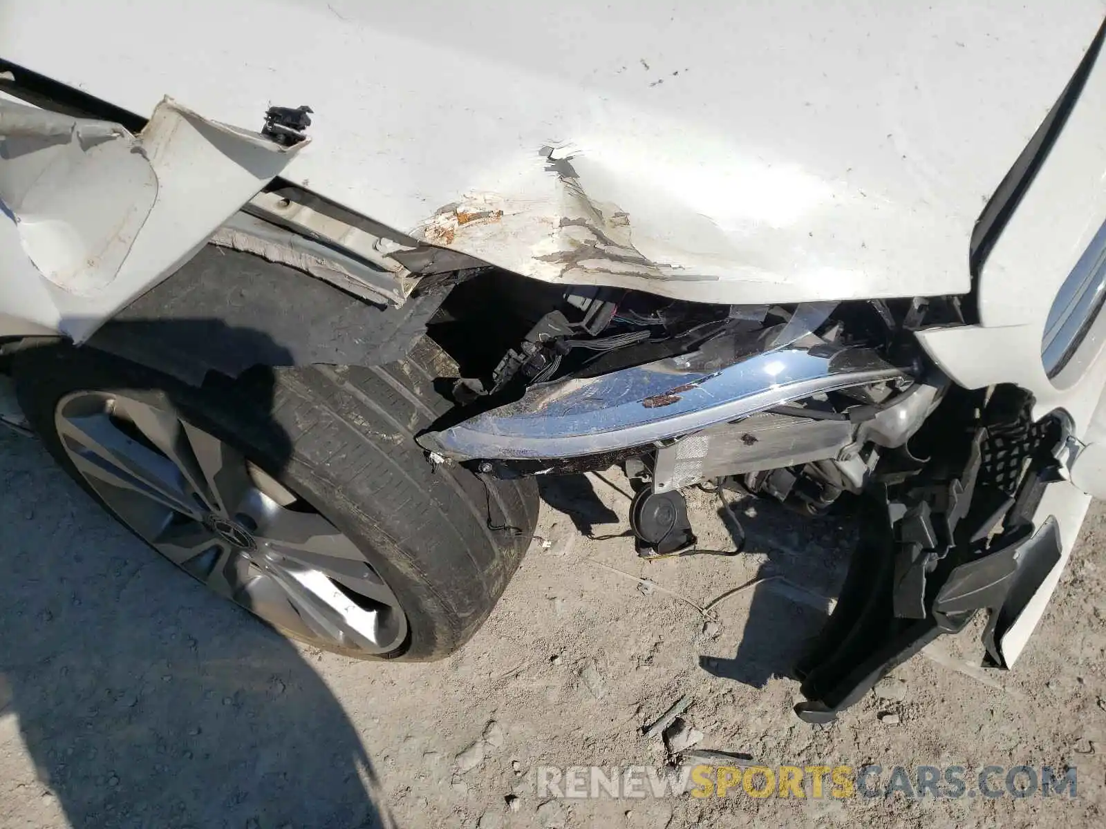 9 Photograph of a damaged car 55SWF8EB3KU288021 MERCEDES-BENZ C CLASS 2019