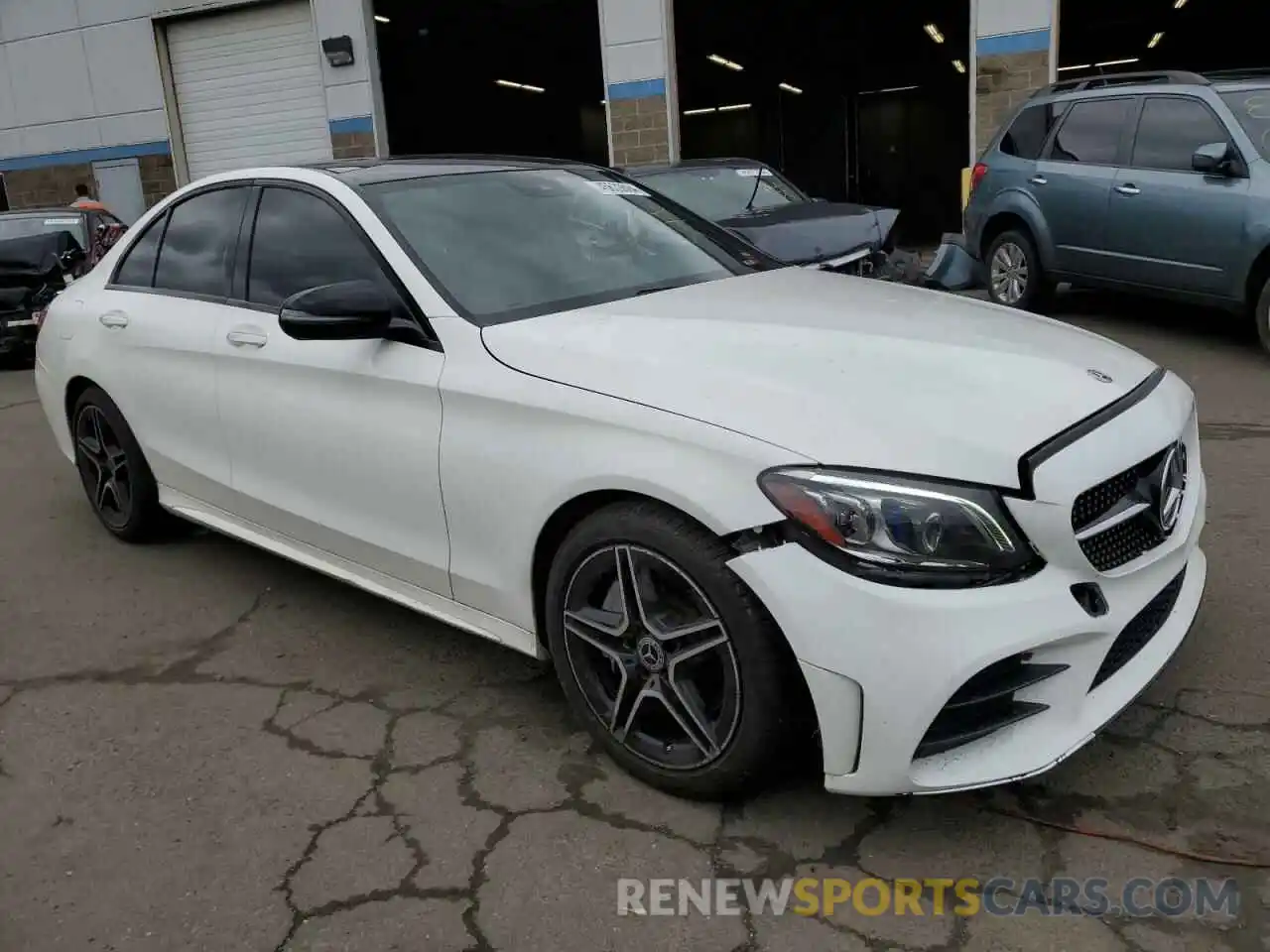 4 Photograph of a damaged car 55SWF8EB3KU290495 MERCEDES-BENZ C-CLASS 2019