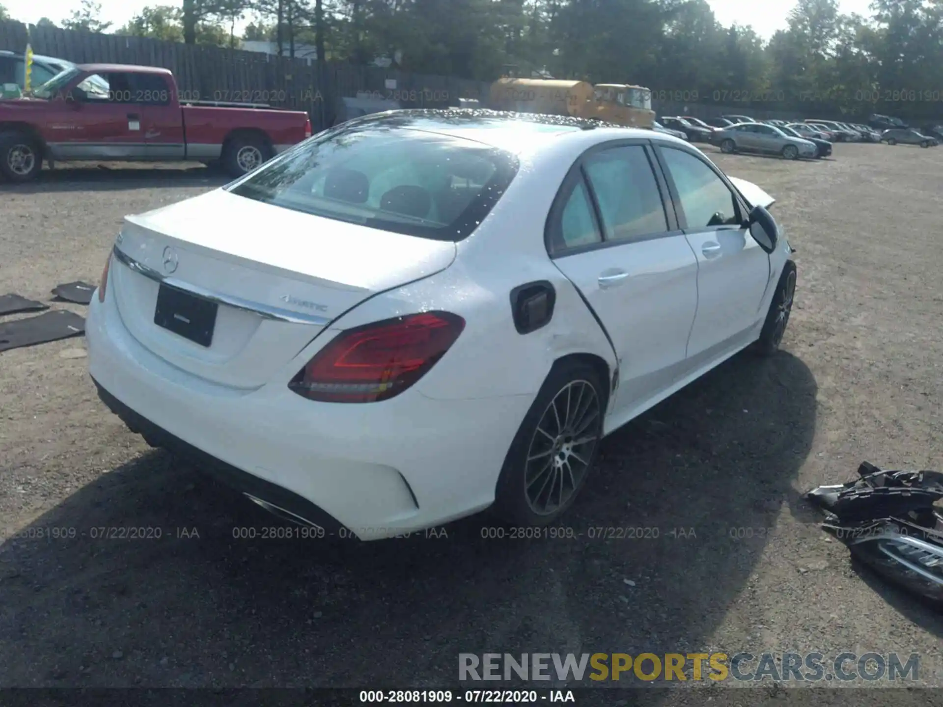 4 Photograph of a damaged car 55SWF8EB3KU305447 MERCEDES-BENZ C-CLASS 2019