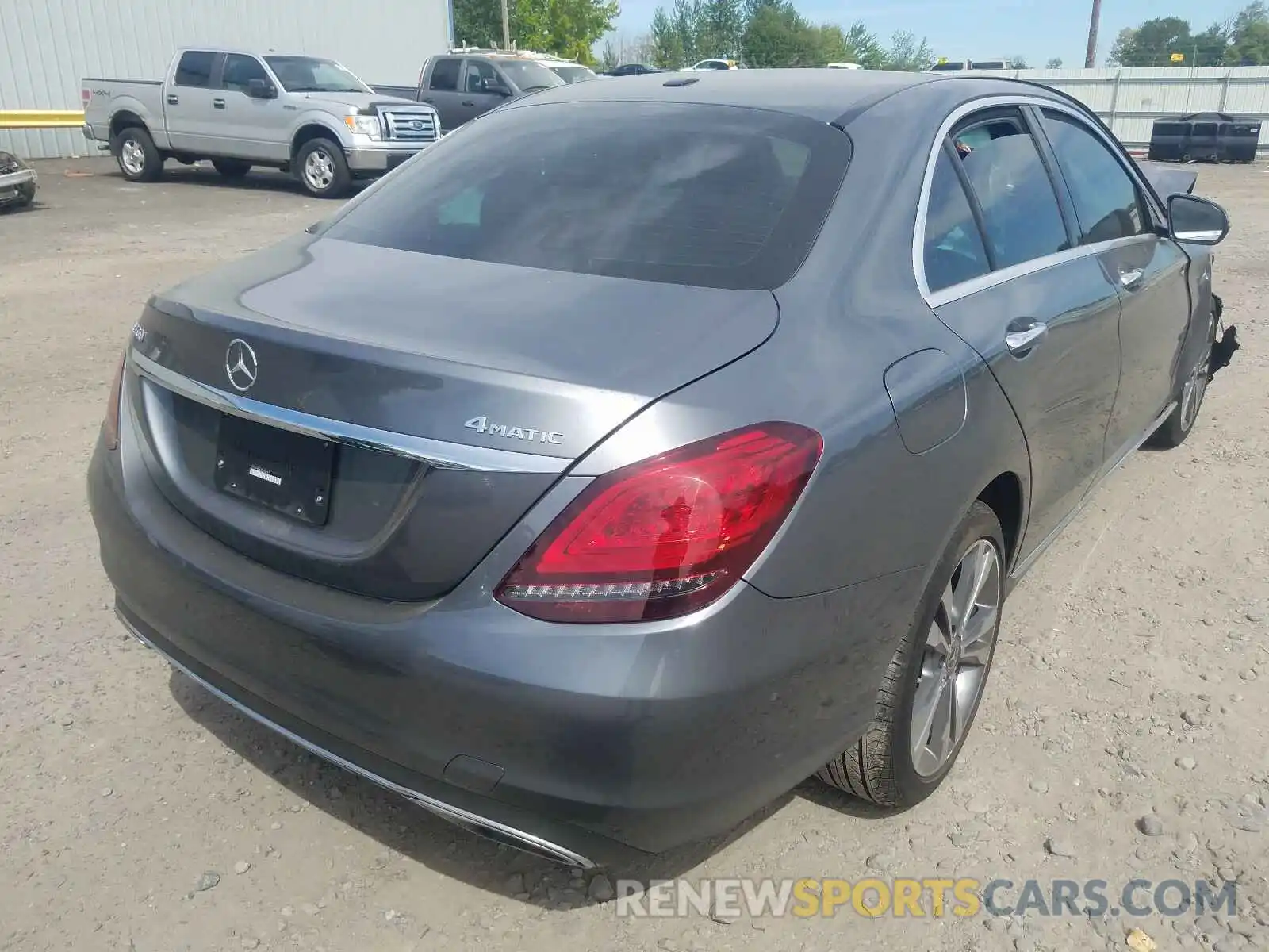 4 Photograph of a damaged car 55SWF8EB3KU306873 MERCEDES-BENZ C CLASS 2019