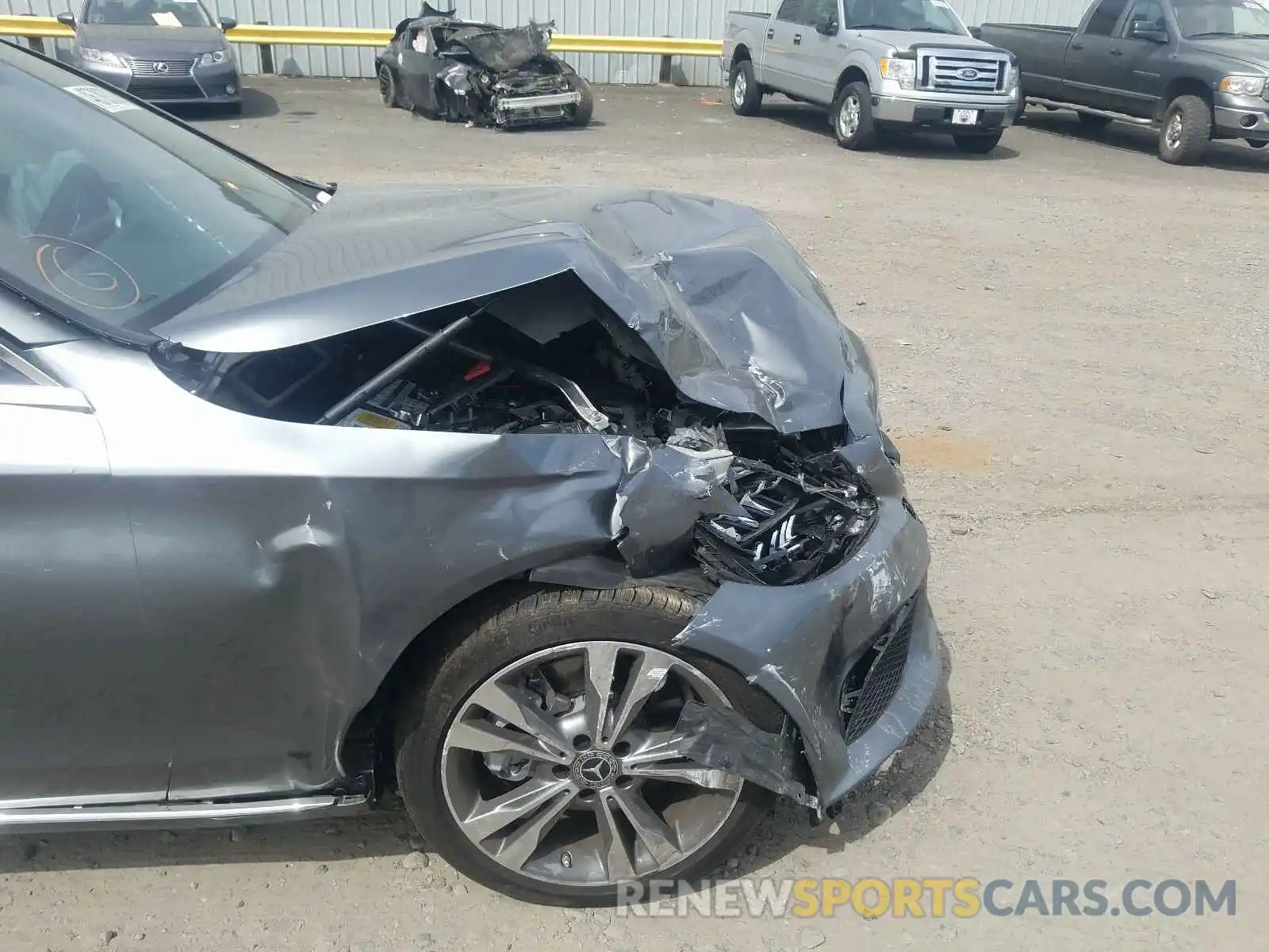 9 Photograph of a damaged car 55SWF8EB3KU306873 MERCEDES-BENZ C CLASS 2019