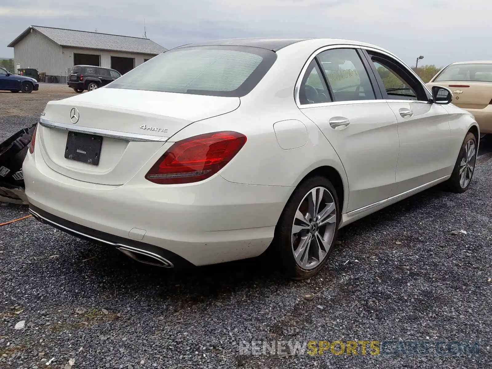 4 Photograph of a damaged car 55SWF8EB4KU285225 MERCEDES-BENZ C CLASS 2019