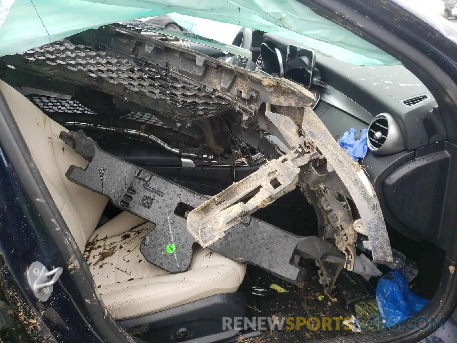 5 Photograph of a damaged car 55SWF8EB4KU296838 MERCEDES-BENZ C CLASS 2019