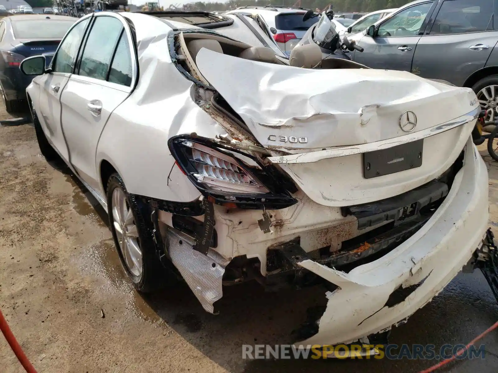 3 Photograph of a damaged car 55SWF8EB4KU300208 MERCEDES-BENZ C-CLASS 2019