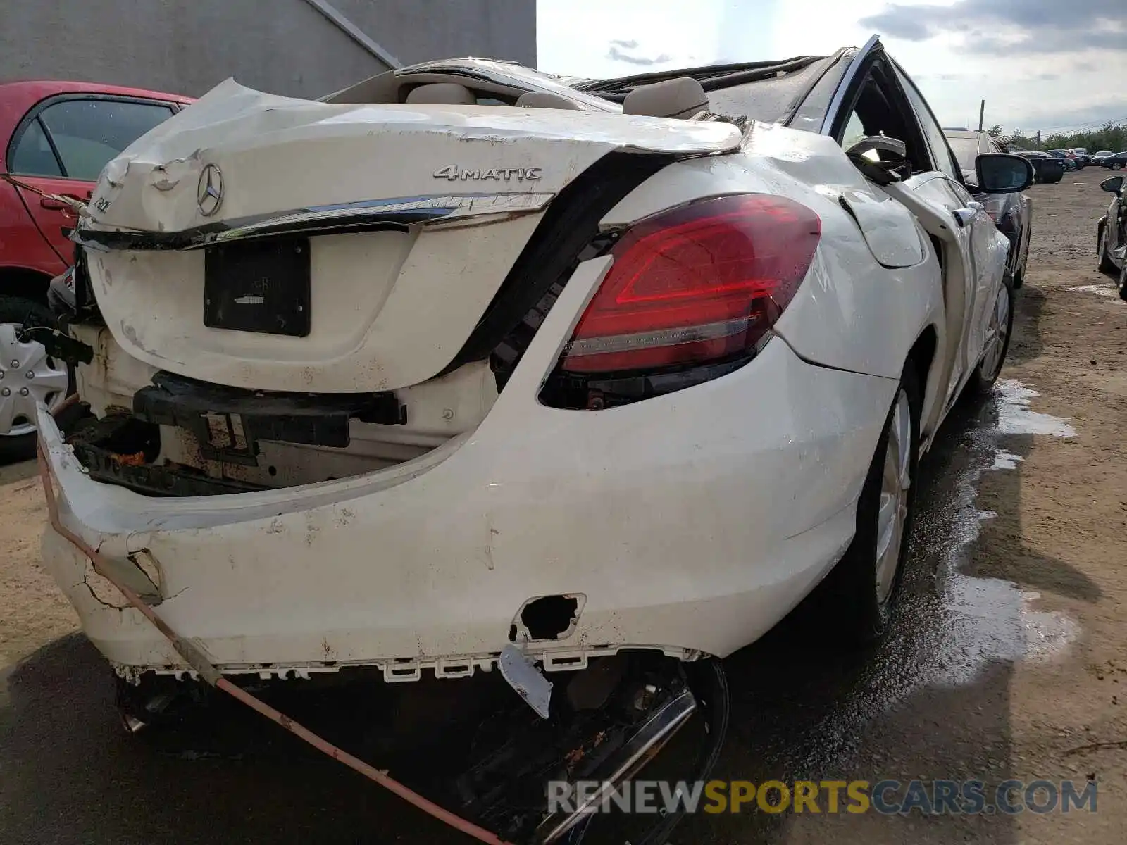 4 Photograph of a damaged car 55SWF8EB4KU300208 MERCEDES-BENZ C-CLASS 2019