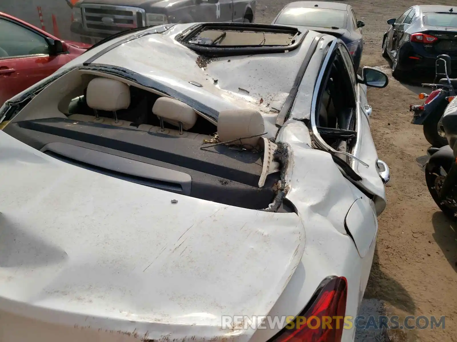 9 Photograph of a damaged car 55SWF8EB4KU300208 MERCEDES-BENZ C-CLASS 2019