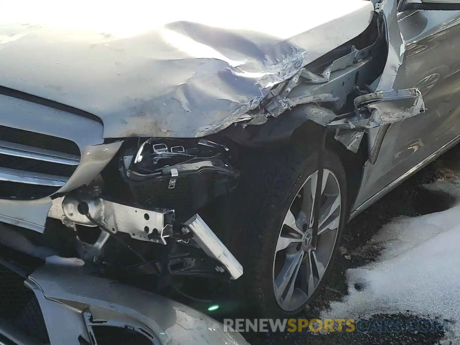 9 Photograph of a damaged car 55SWF8EB4KU302864 MERCEDES-BENZ C CLASS 2019