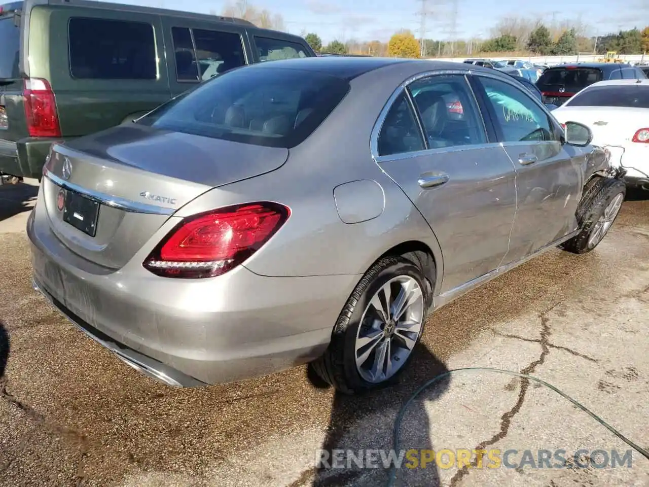 4 Photograph of a damaged car 55SWF8EB4KU310673 MERCEDES-BENZ C-CLASS 2019