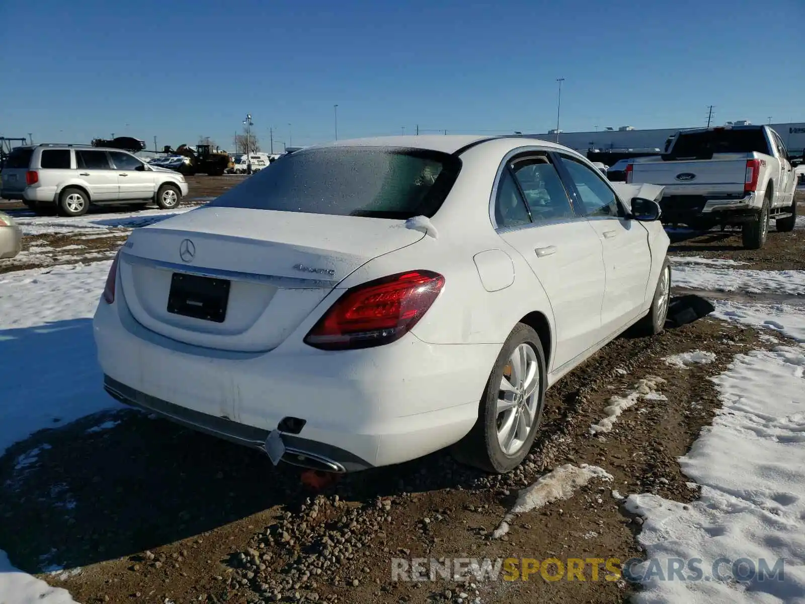 4 Photograph of a damaged car 55SWF8EB4KU312746 MERCEDES-BENZ C CLASS 2019