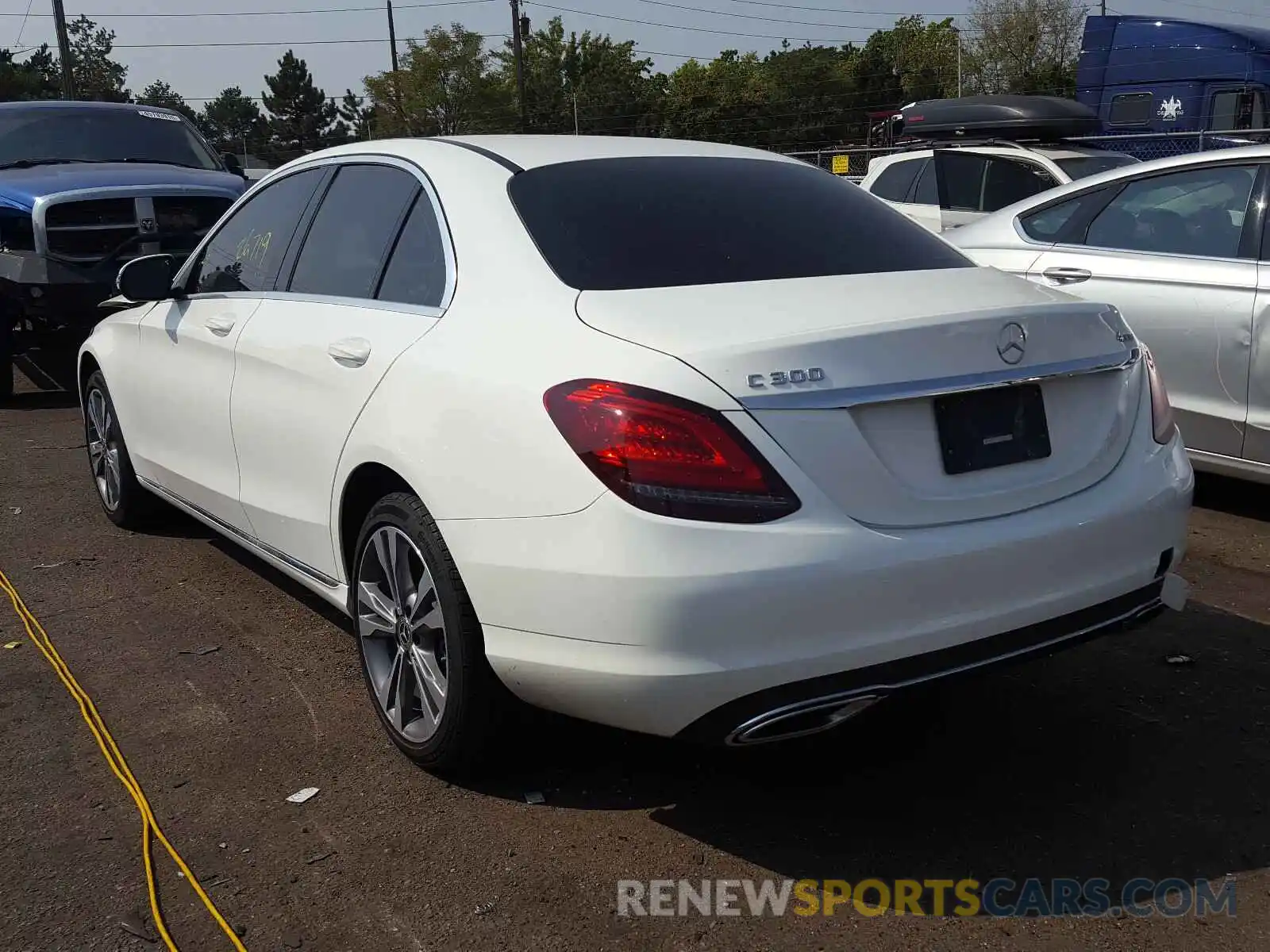 3 Photograph of a damaged car 55SWF8EB5KU286111 MERCEDES-BENZ C CLASS 2019