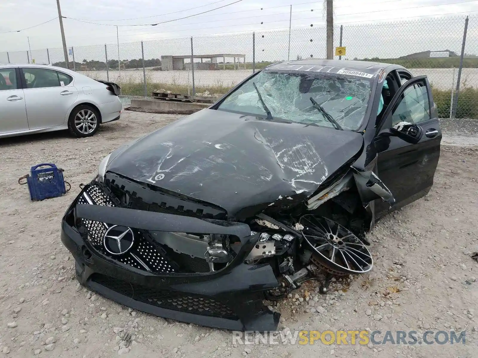 2 Photograph of a damaged car 55SWF8EB5KU299120 MERCEDES-BENZ C CLASS 2019