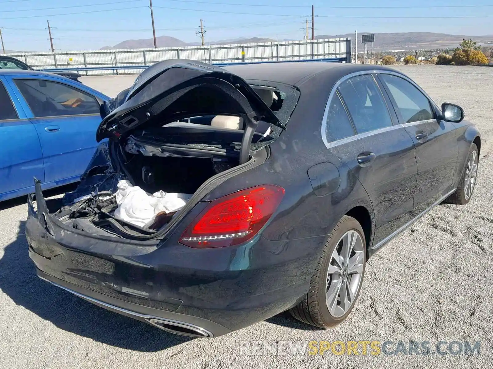 4 Photograph of a damaged car 55SWF8EB5KU299599 MERCEDES-BENZ C CLASS 2019