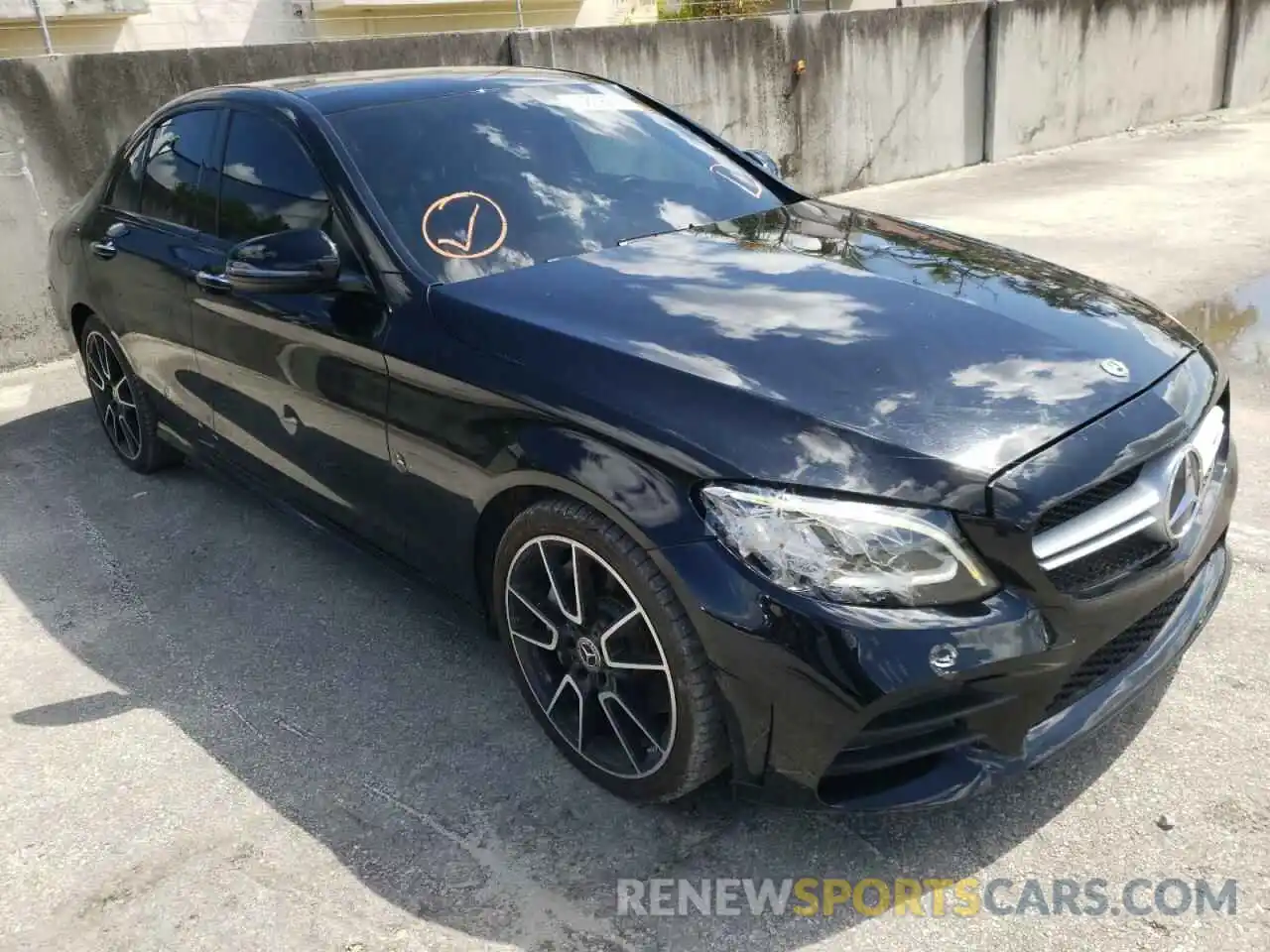 1 Фотография поврежденного автомобиля 55SWF8EB5KU317728 MERCEDES-BENZ C-CLASS 2019