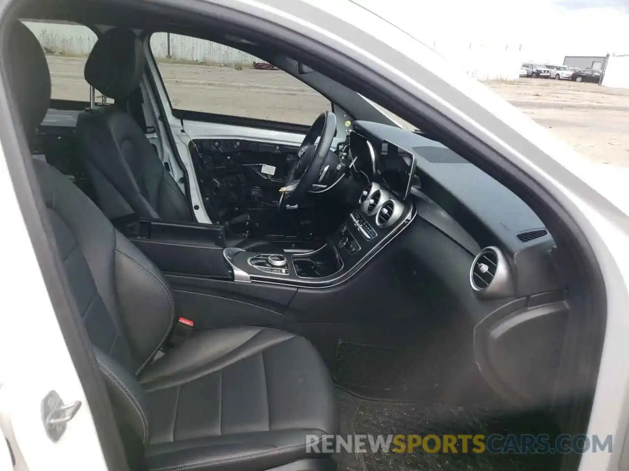 5 Photograph of a damaged car 55SWF8EB5KU321228 MERCEDES-BENZ C-CLASS 2019