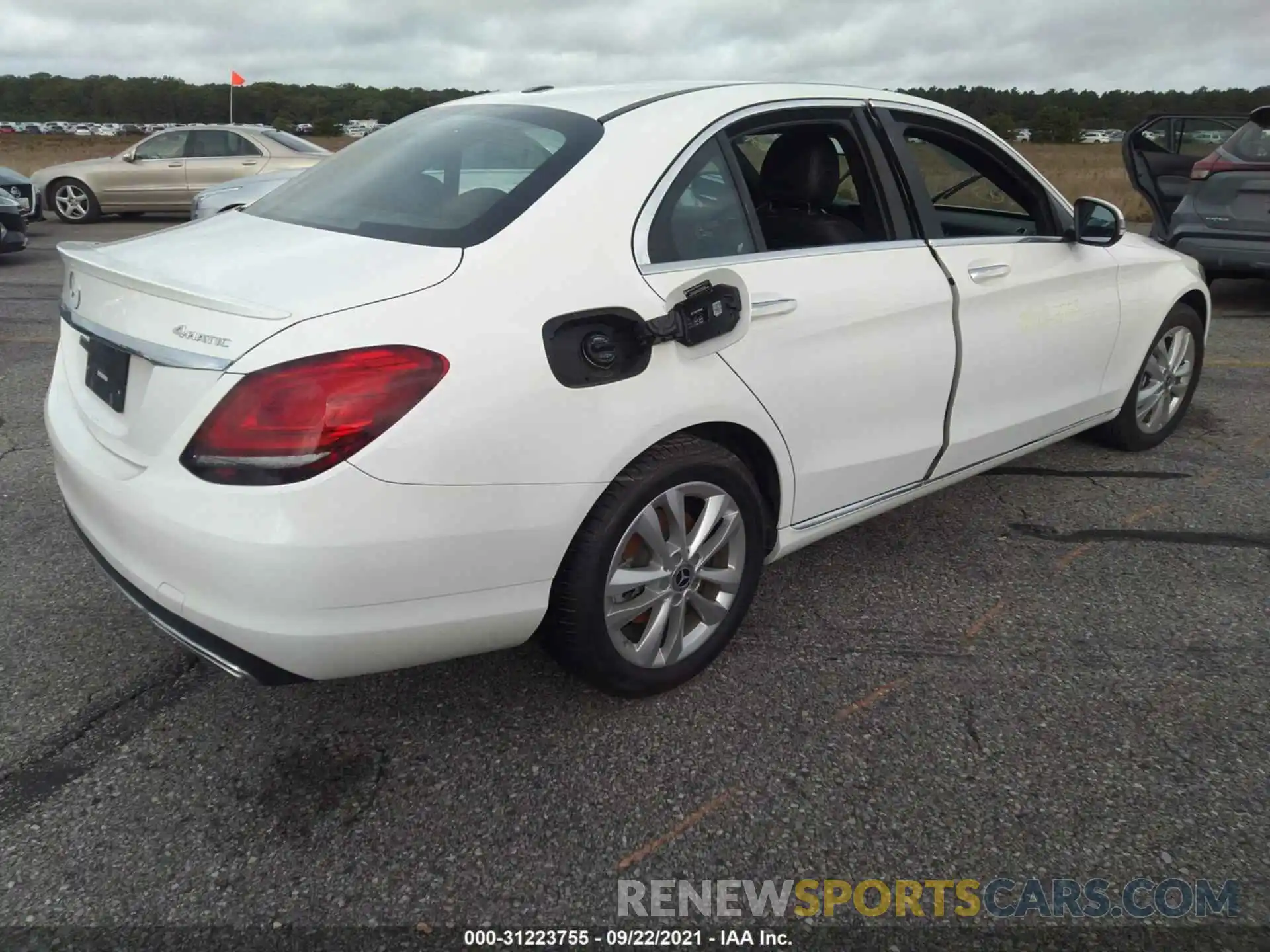 4 Photograph of a damaged car 55SWF8EB6KU285338 MERCEDES-BENZ C-CLASS 2019