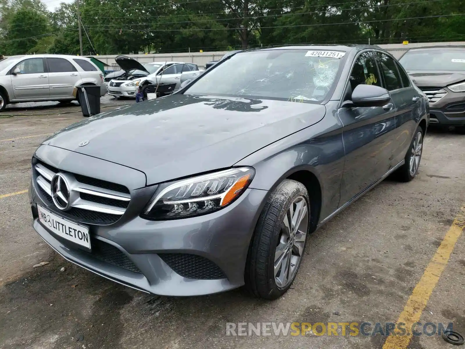 2 Photograph of a damaged car 55SWF8EB6KU295321 MERCEDES-BENZ C CLASS 2019