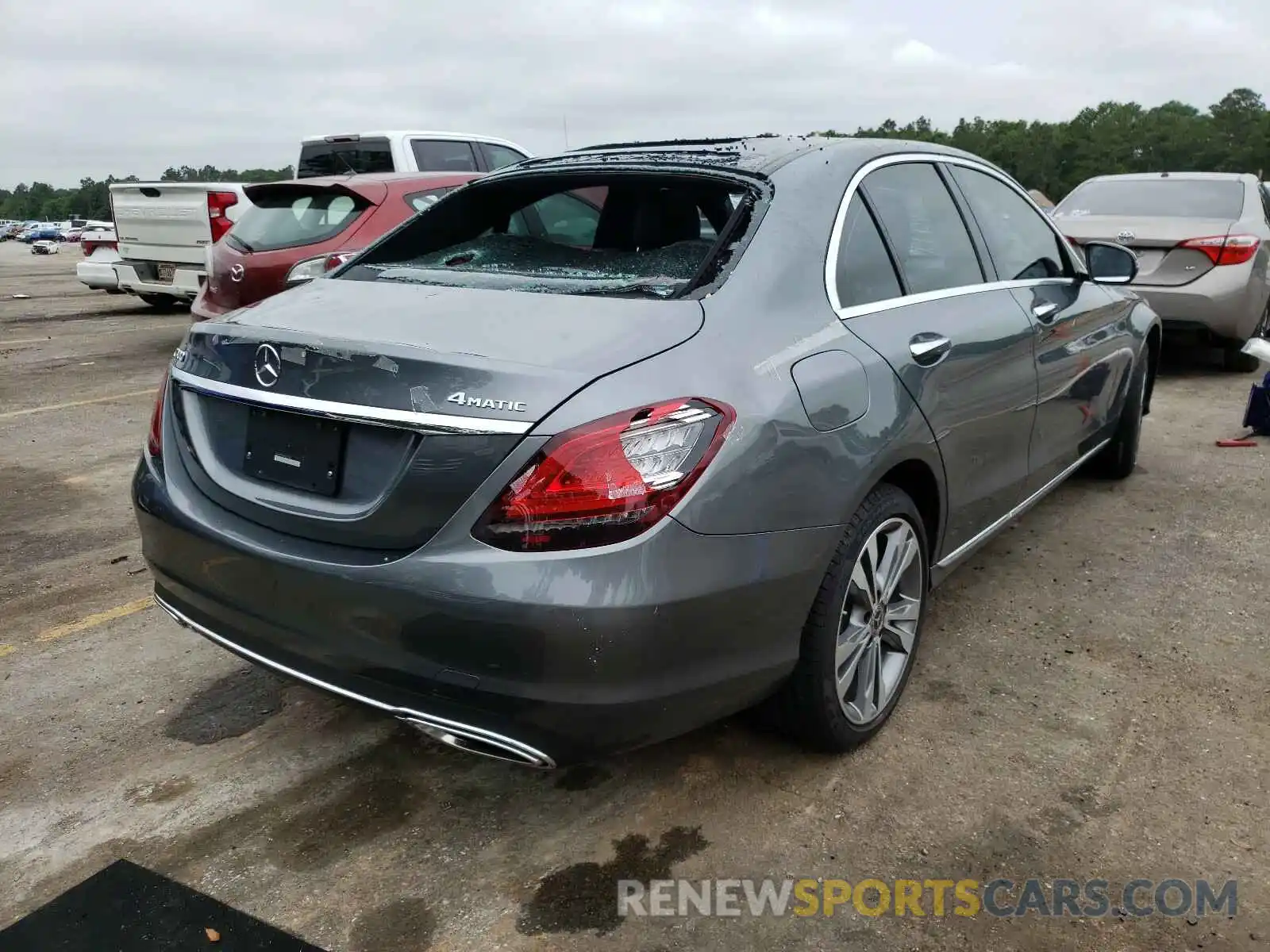 4 Photograph of a damaged car 55SWF8EB6KU295321 MERCEDES-BENZ C CLASS 2019