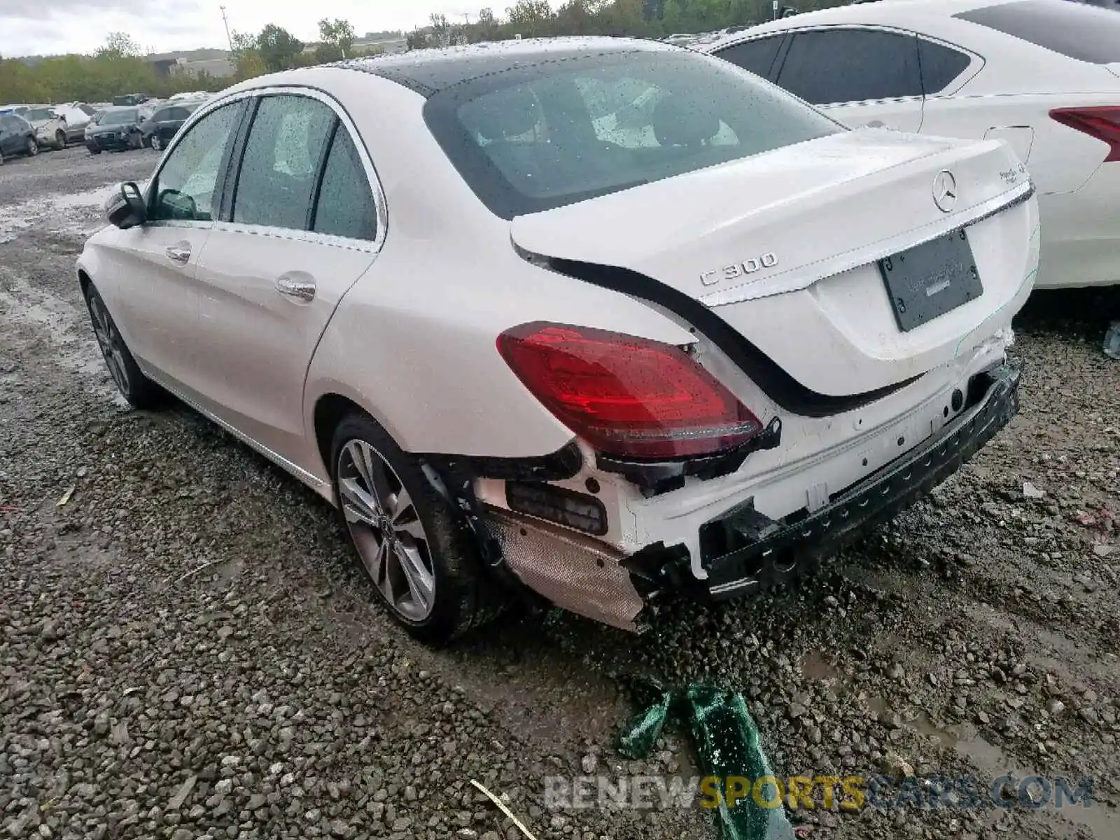3 Photograph of a damaged car 55SWF8EB6KU313817 MERCEDES-BENZ C CLASS 2019