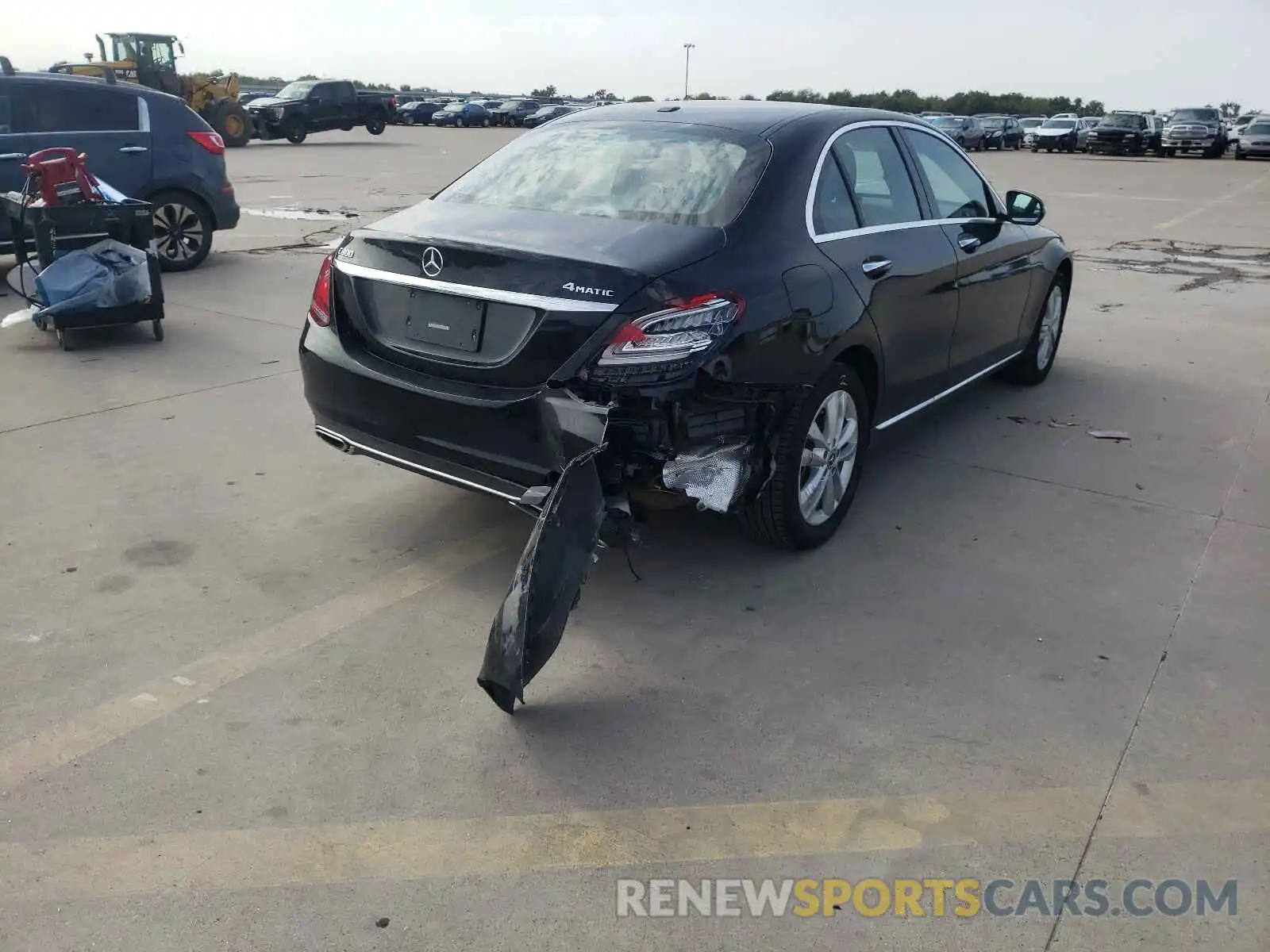 4 Photograph of a damaged car 55SWF8EB6KU316457 MERCEDES-BENZ C-CLASS 2019