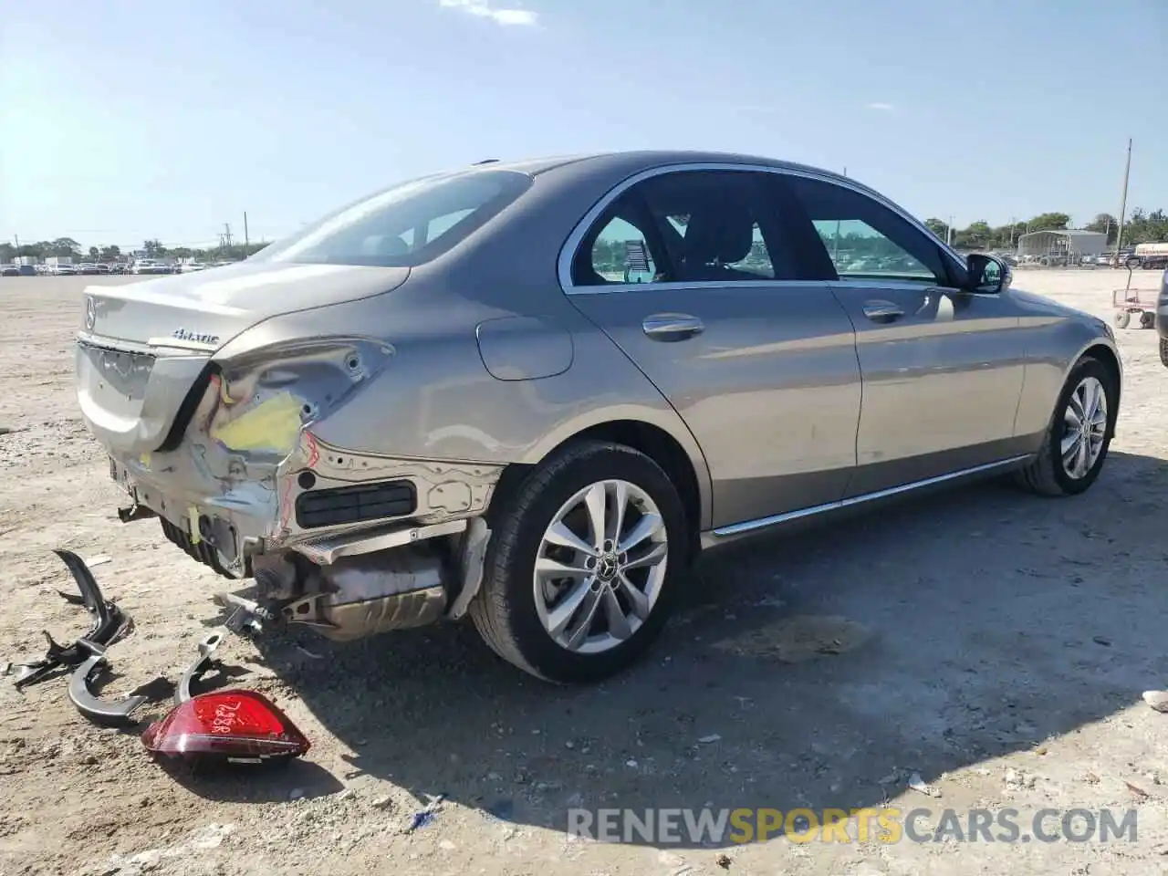 4 Photograph of a damaged car 55SWF8EB7KU321182 MERCEDES-BENZ C-CLASS 2019