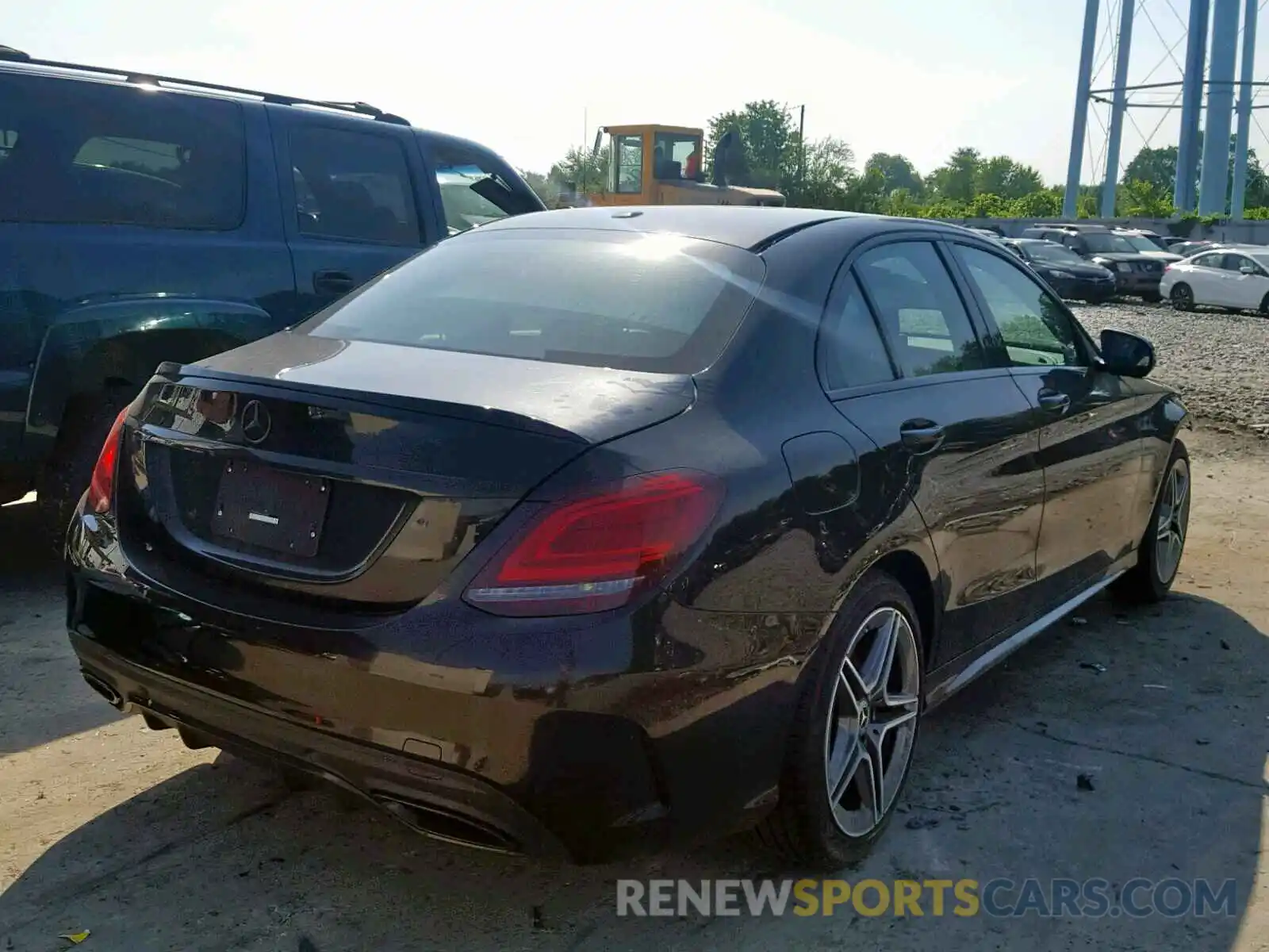 4 Photograph of a damaged car 55SWF8EB8KU282957 MERCEDES-BENZ C CLASS 2019