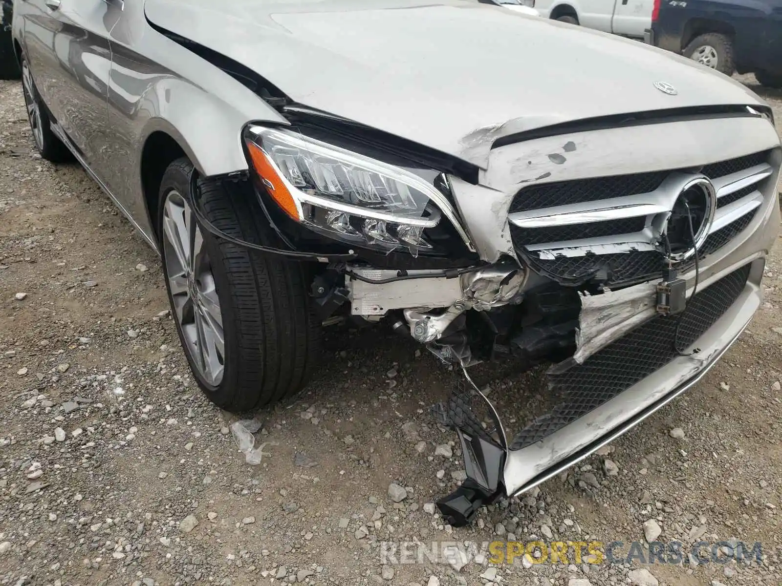 9 Photograph of a damaged car 55SWF8EB8KU290895 MERCEDES-BENZ C CLASS 2019
