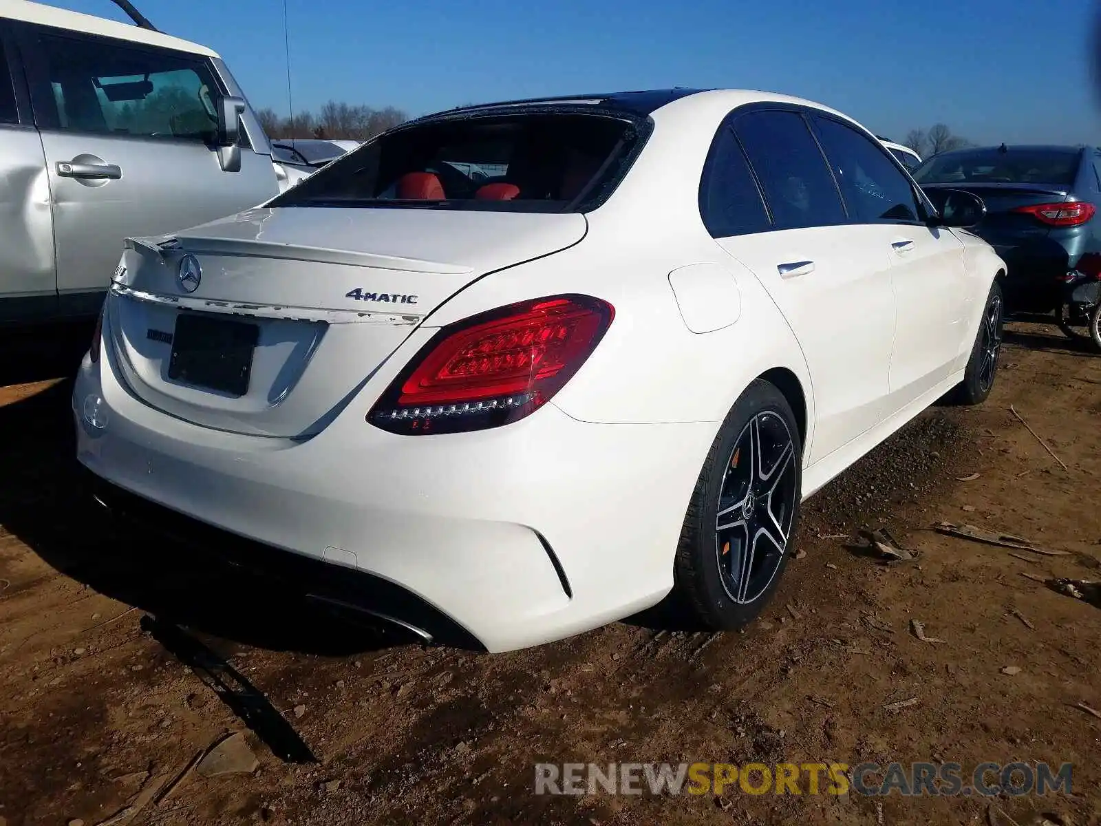 4 Photograph of a damaged car 55SWF8EB8KU309333 MERCEDES-BENZ C CLASS 2019