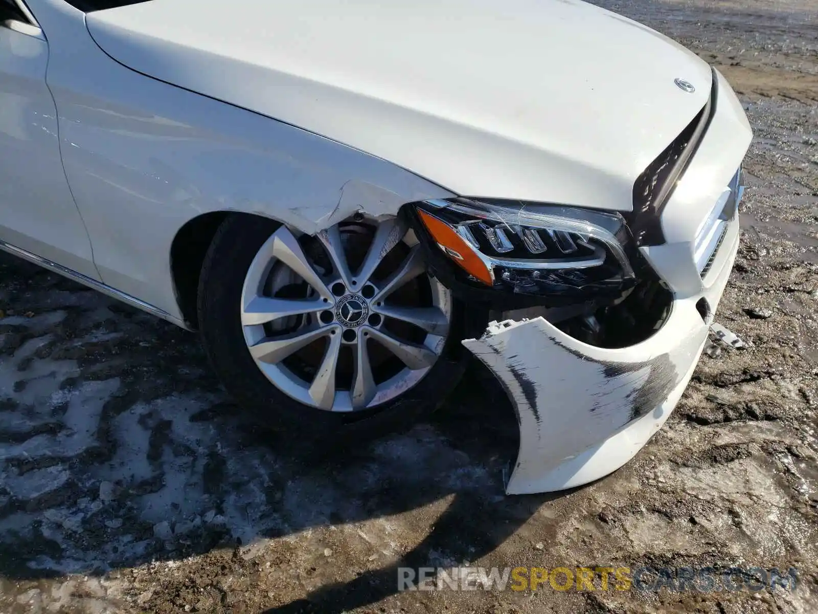 9 Photograph of a damaged car 55SWF8EB8KU315911 MERCEDES-BENZ C CLASS 2019