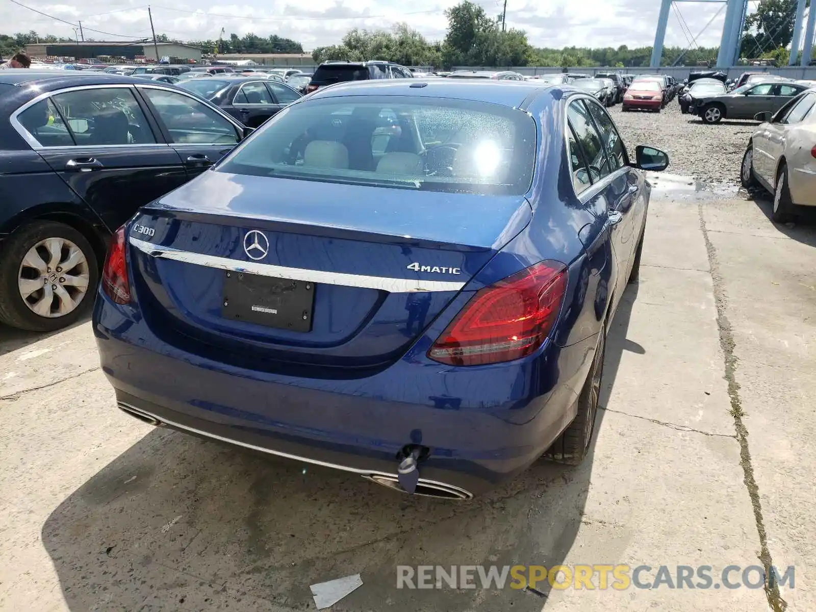 4 Photograph of a damaged car 55SWF8EB9KU290467 MERCEDES-BENZ C-CLASS 2019