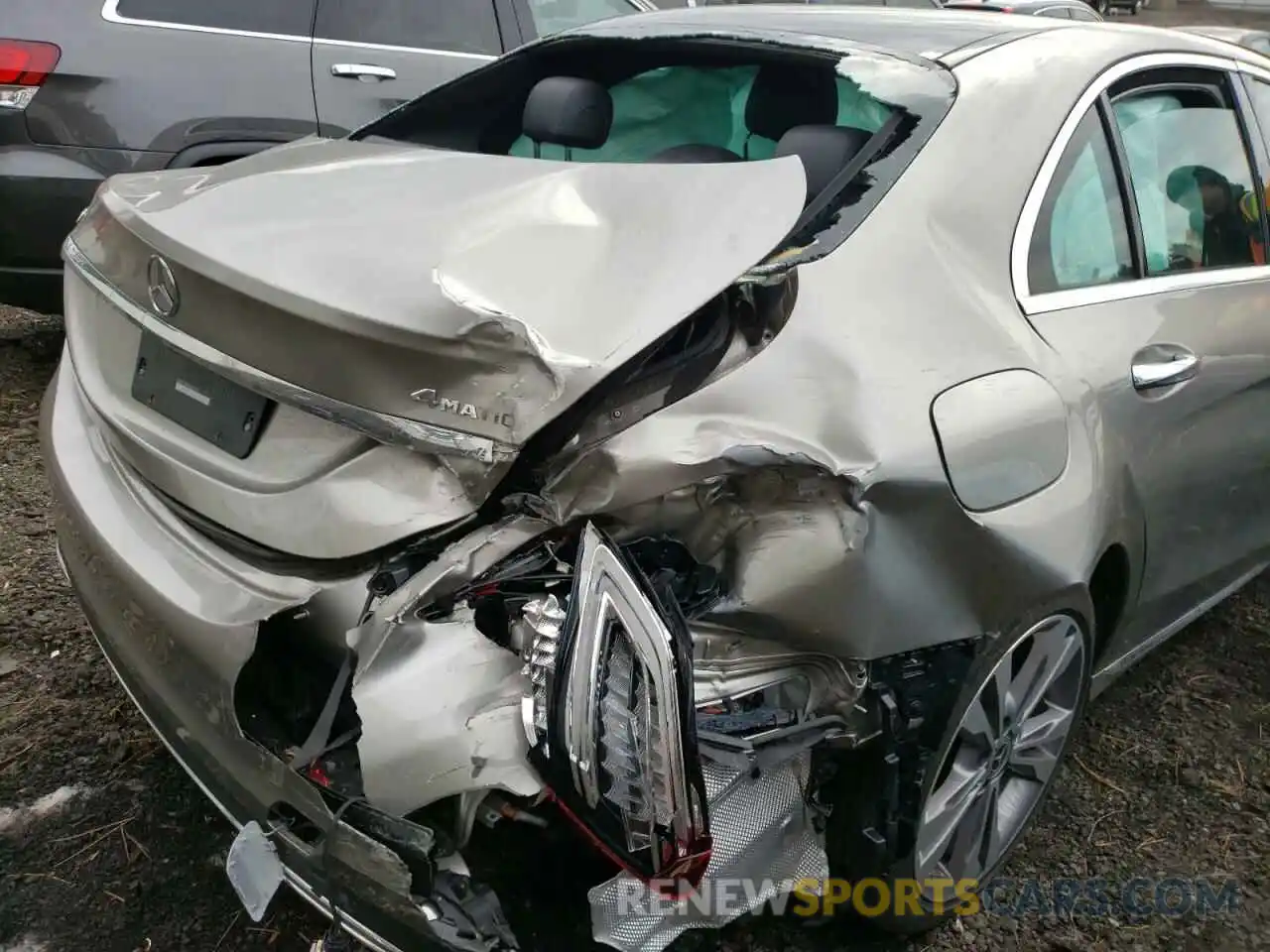 9 Photograph of a damaged car 55SWF8EB9KU305159 MERCEDES-BENZ C-CLASS 2019