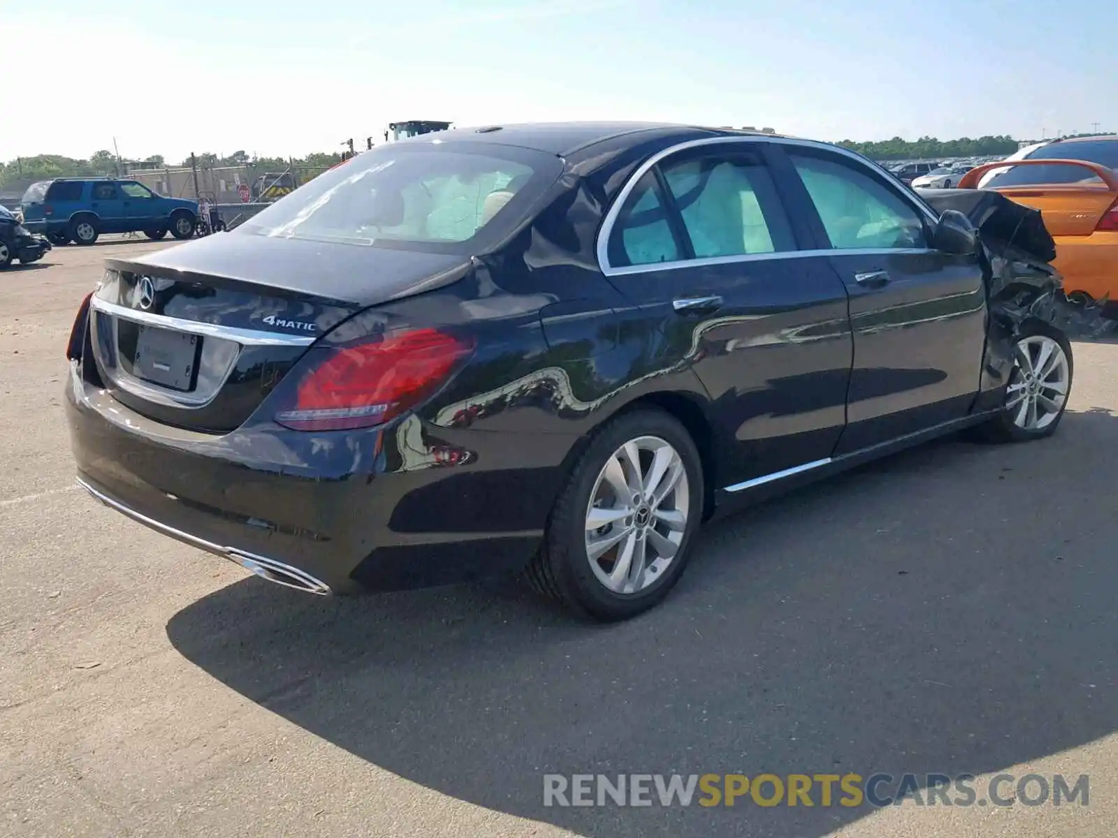 4 Photograph of a damaged car 55SWF8EB9KU310524 MERCEDES-BENZ C CLASS 2019