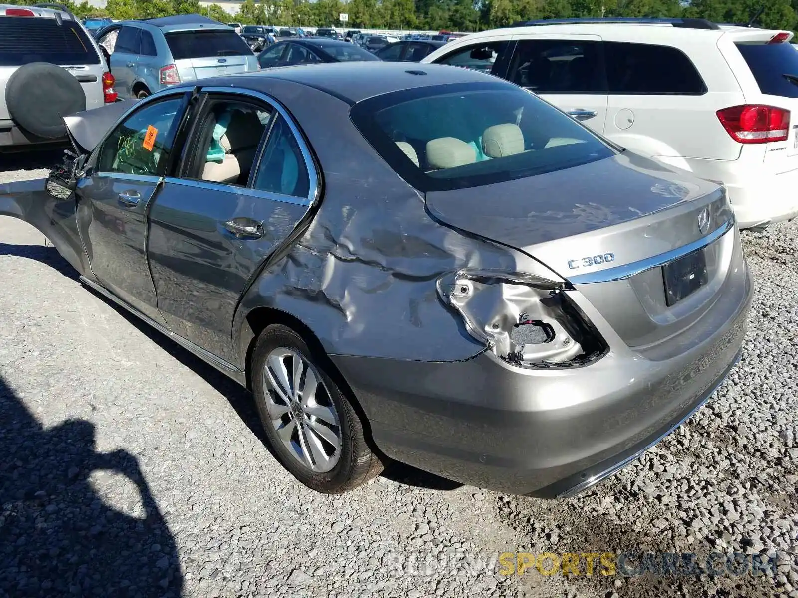 3 Photograph of a damaged car 55SWF8EB9KU315075 MERCEDES-BENZ C CLASS 2019