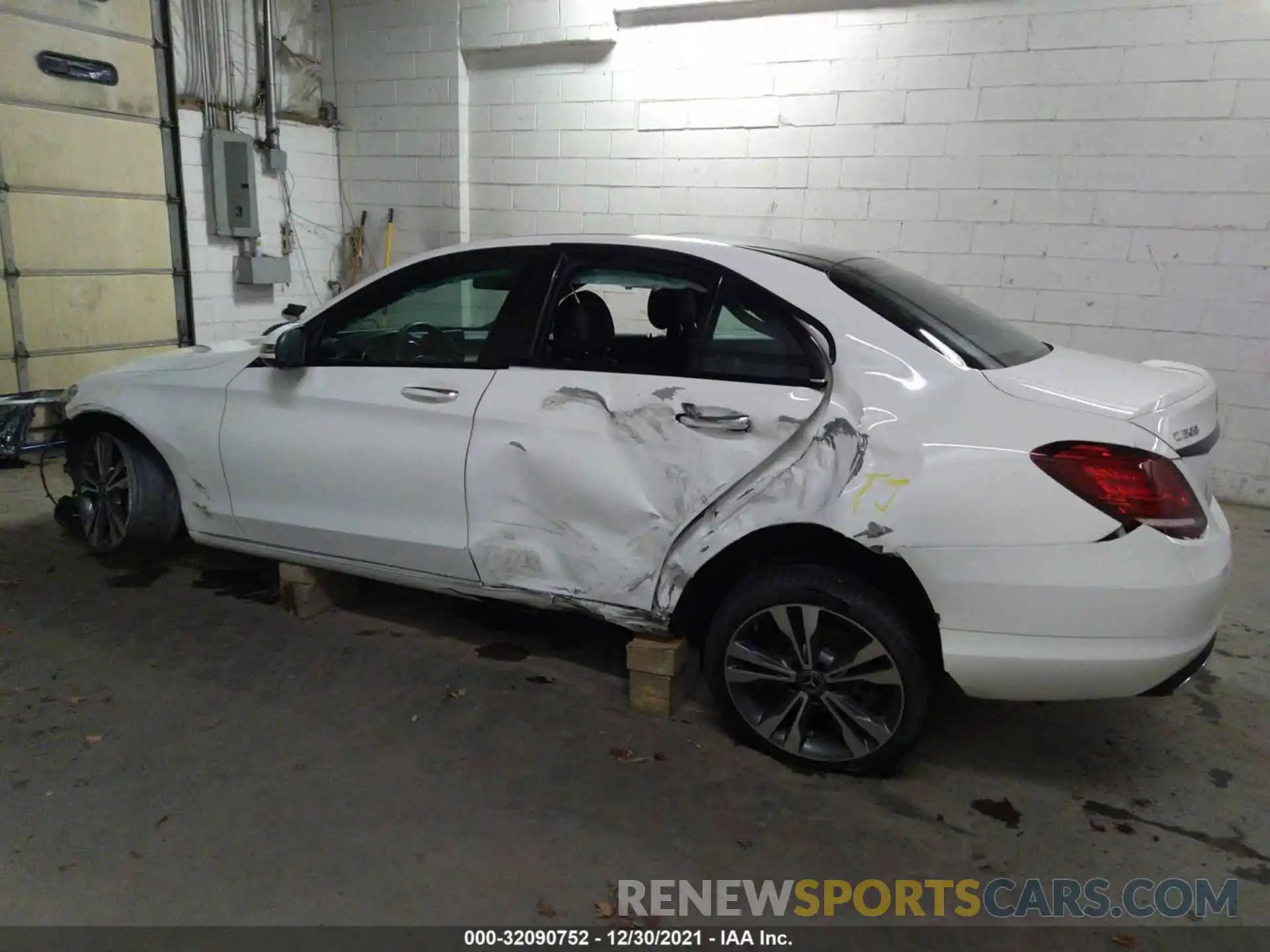 6 Photograph of a damaged car 55SWF8EBXKU285794 MERCEDES-BENZ C-CLASS 2019