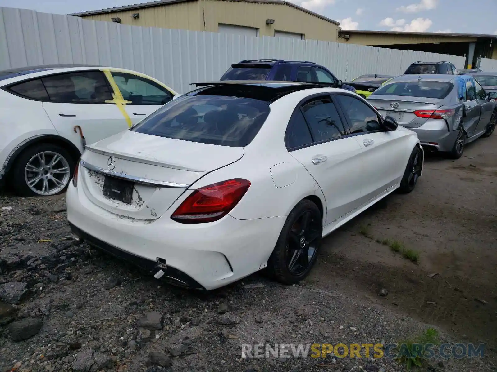 4 Photograph of a damaged car 55SWF8EBXKU315571 MERCEDES-BENZ C-CLASS 2019