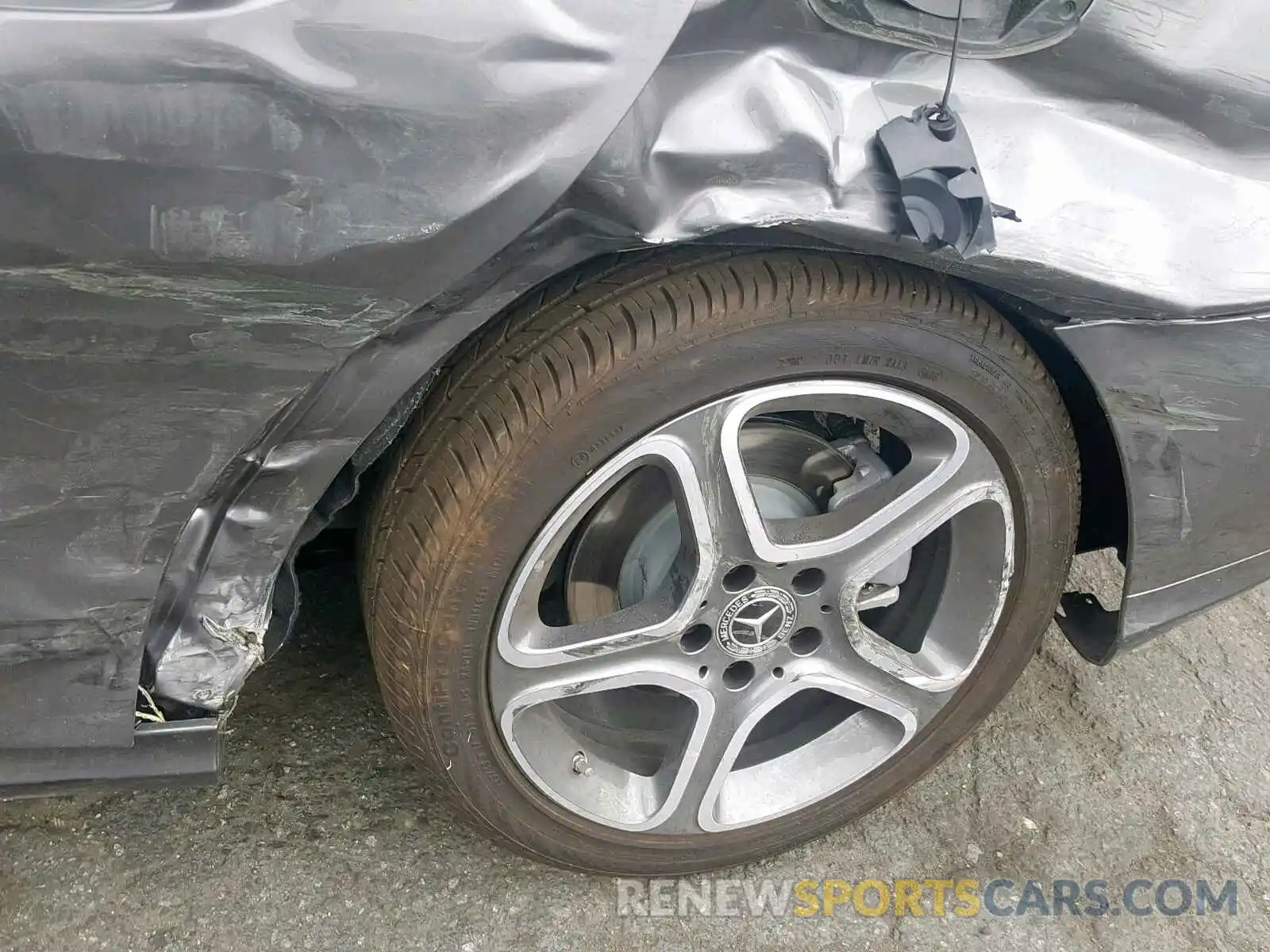 9 Photograph of a damaged car WDDSJ4EB0KN768080 MERCEDES-BENZ C CLASS 2019