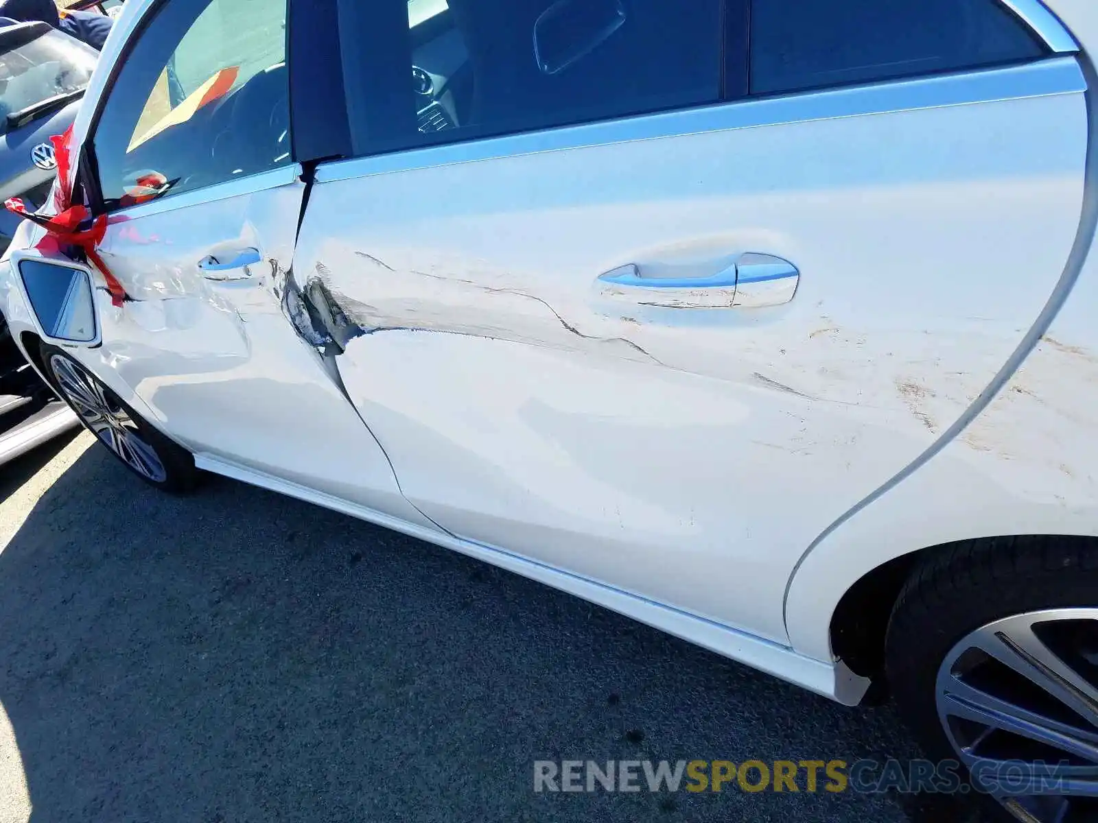 9 Photograph of a damaged car WDDSJ4EB2KN705496 MERCEDES-BENZ C CLASS 2019