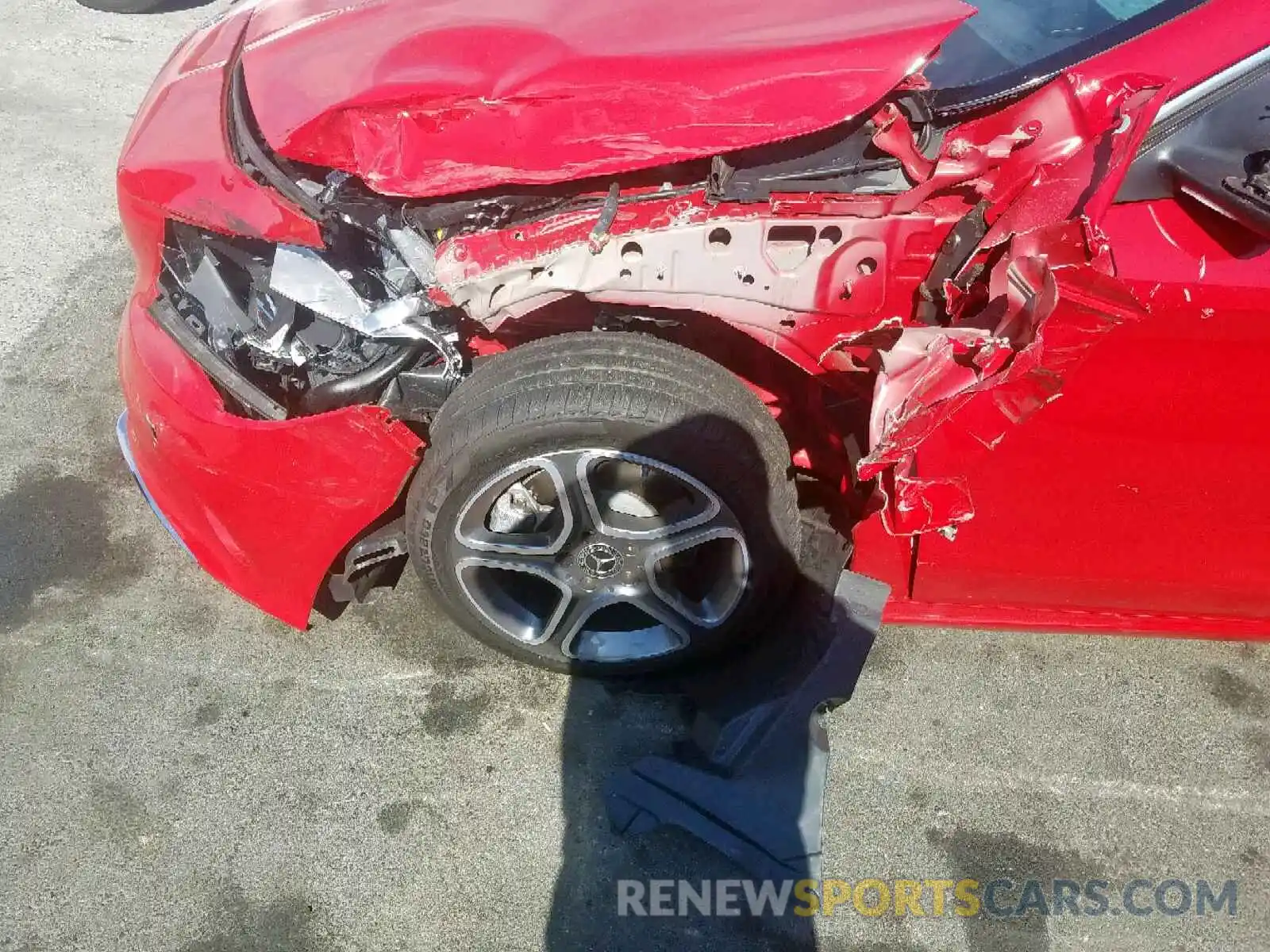 9 Photograph of a damaged car WDDSJ4EB4KN760368 MERCEDES-BENZ C CLASS 2019