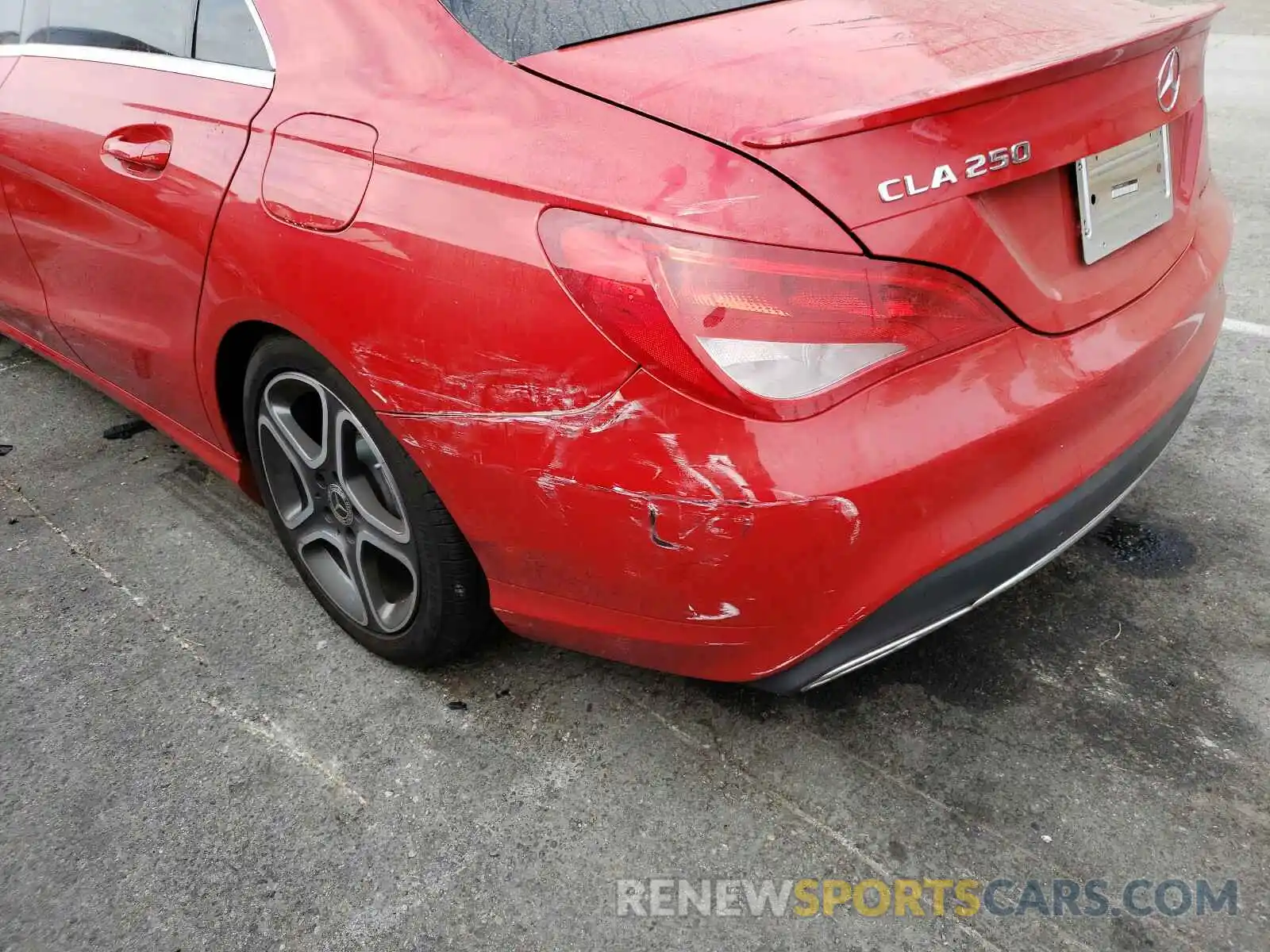 9 Photograph of a damaged car WDDSJ4EB8KN732637 MERCEDES-BENZ C CLASS 2019