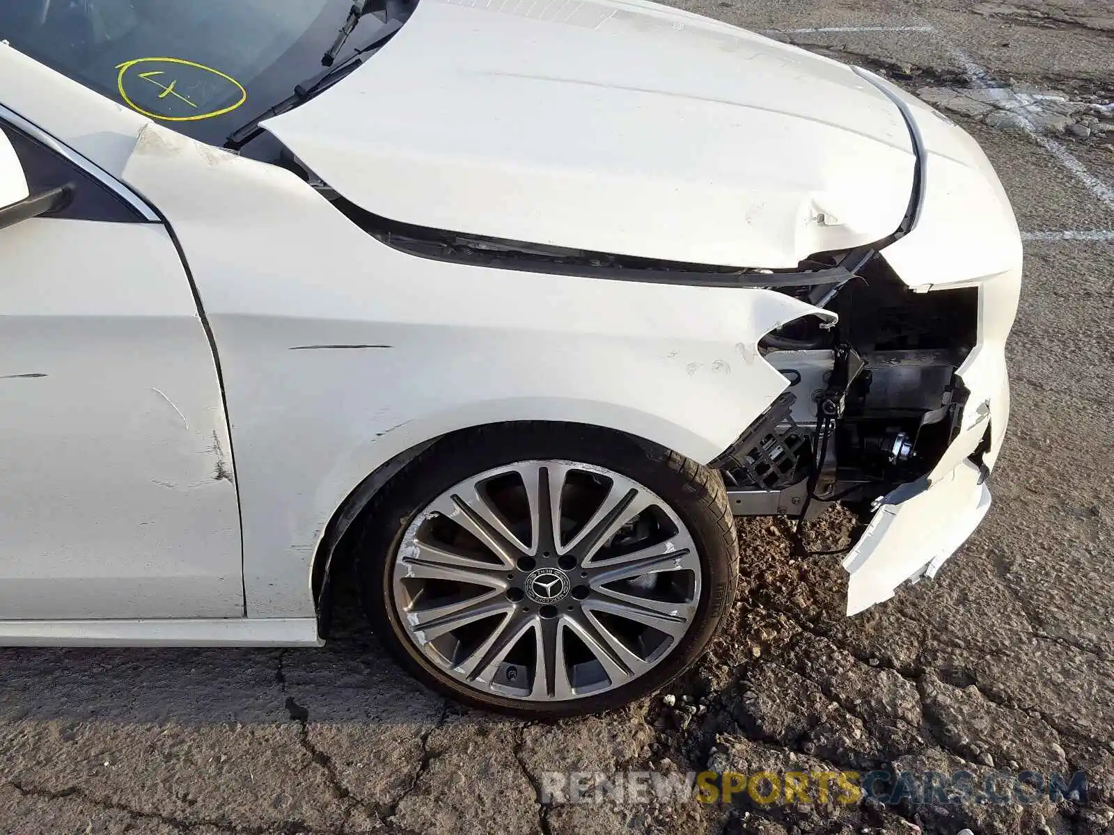 9 Photograph of a damaged car WDDSJ4EB8KN742942 MERCEDES-BENZ C CLASS 2019