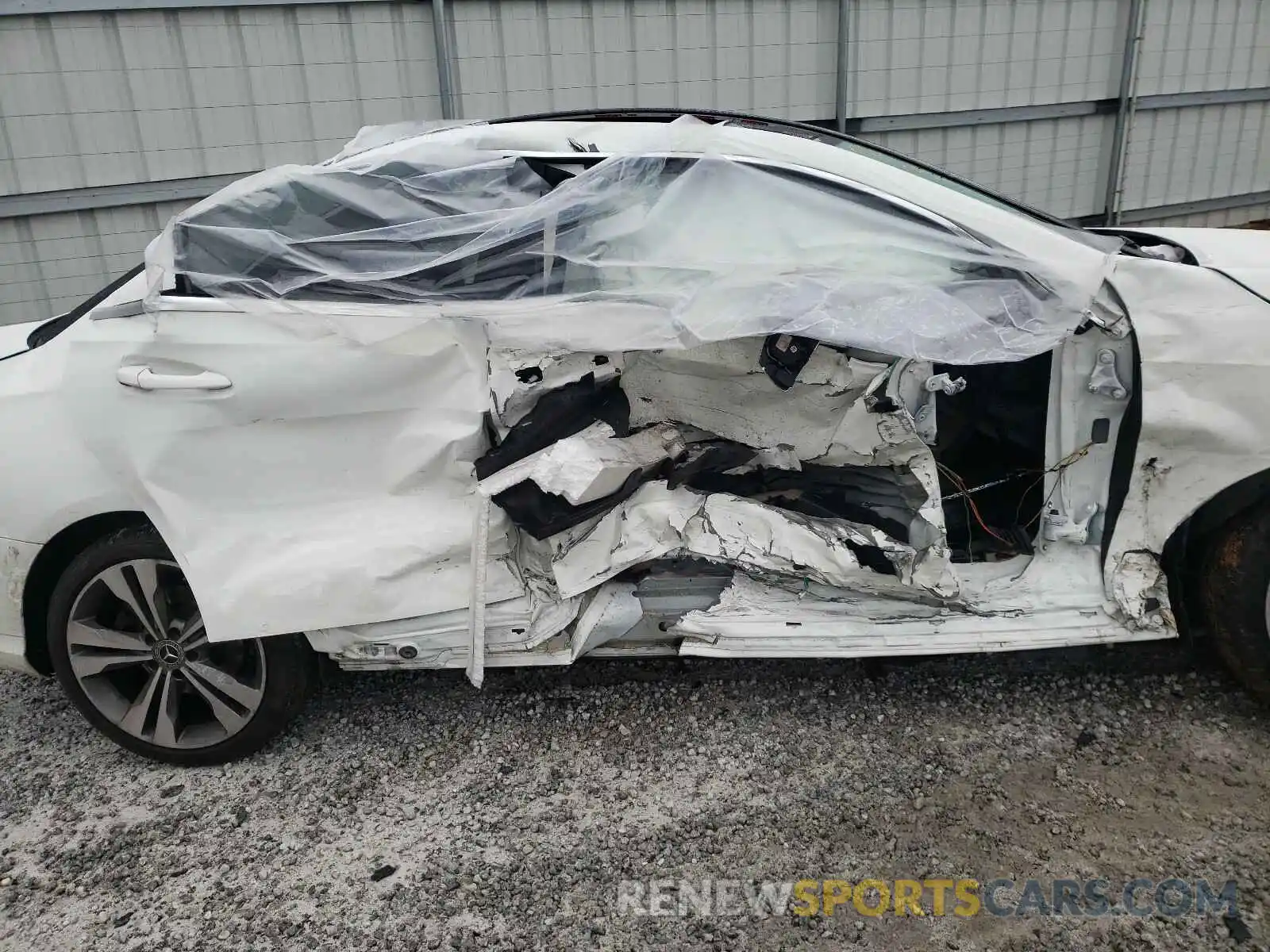 9 Photograph of a damaged car WDDSJ4EB8KN767517 MERCEDES-BENZ C CLASS 2019