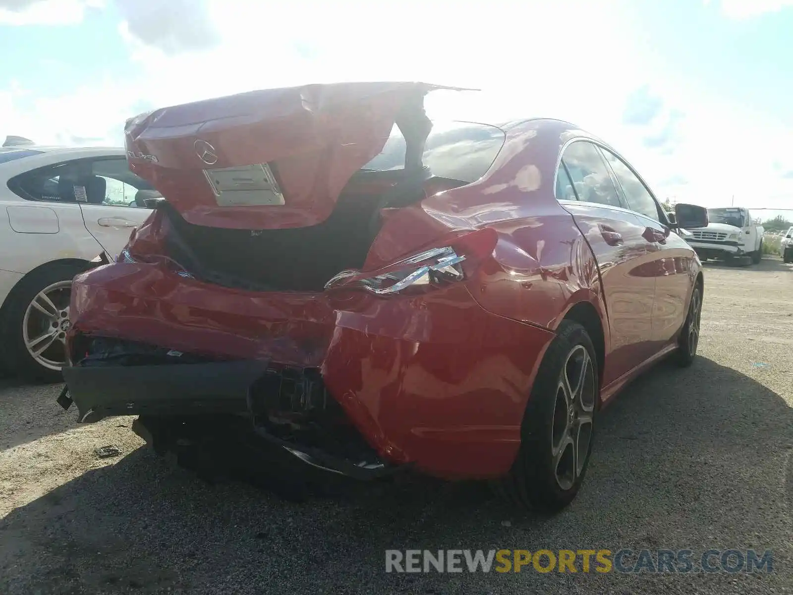 4 Photograph of a damaged car WDDSJ4EB9KN724367 MERCEDES-BENZ C CLASS 2019