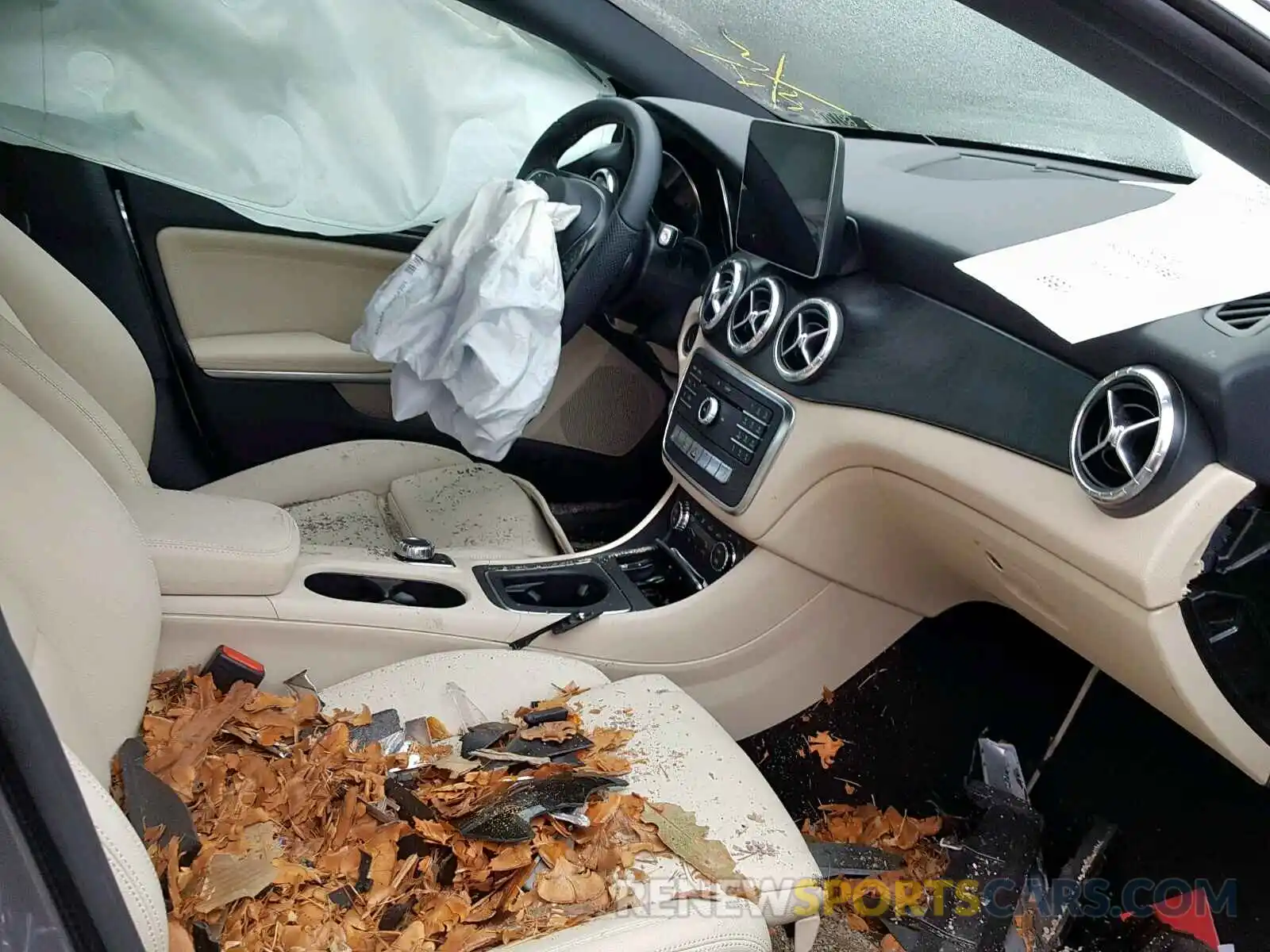 5 Photograph of a damaged car WDDSJ4EBXKN701230 MERCEDES-BENZ C CLASS 2019