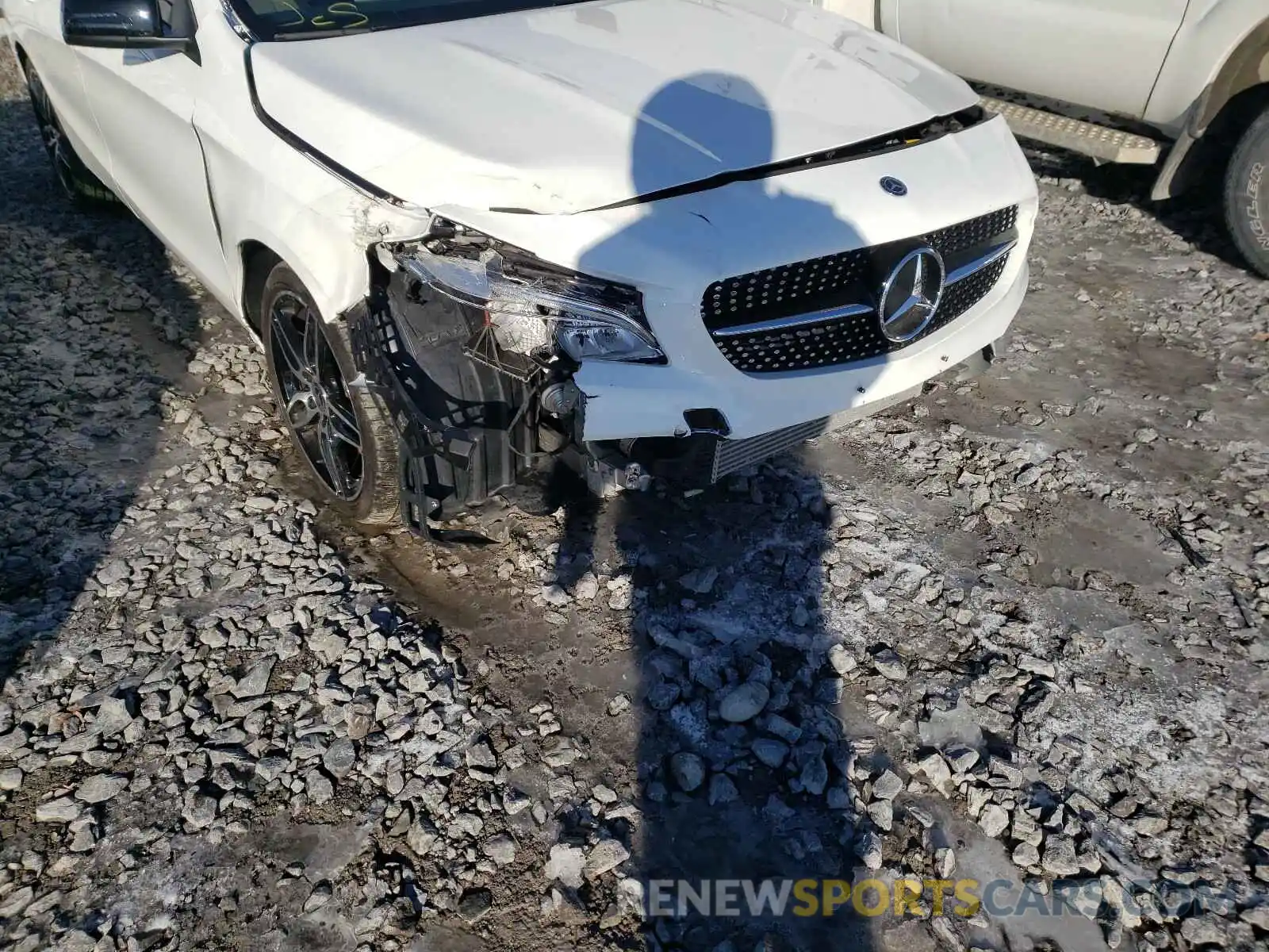 9 Photograph of a damaged car WDDSJ4GB4KN718067 MERCEDES-BENZ C CLASS 2019