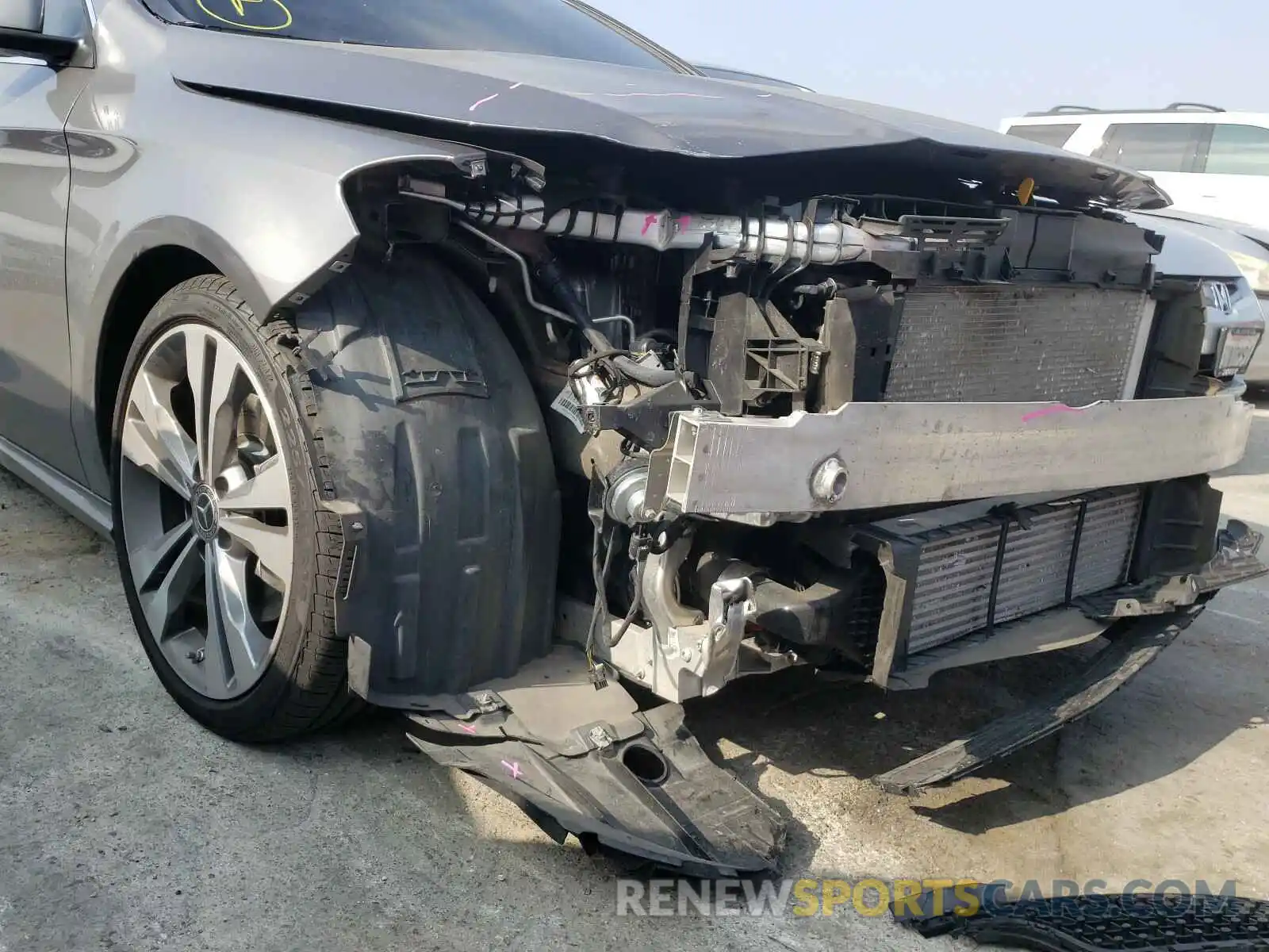 9 Photograph of a damaged car WDDSJ4GB9KN748729 MERCEDES-BENZ C CLASS 2019